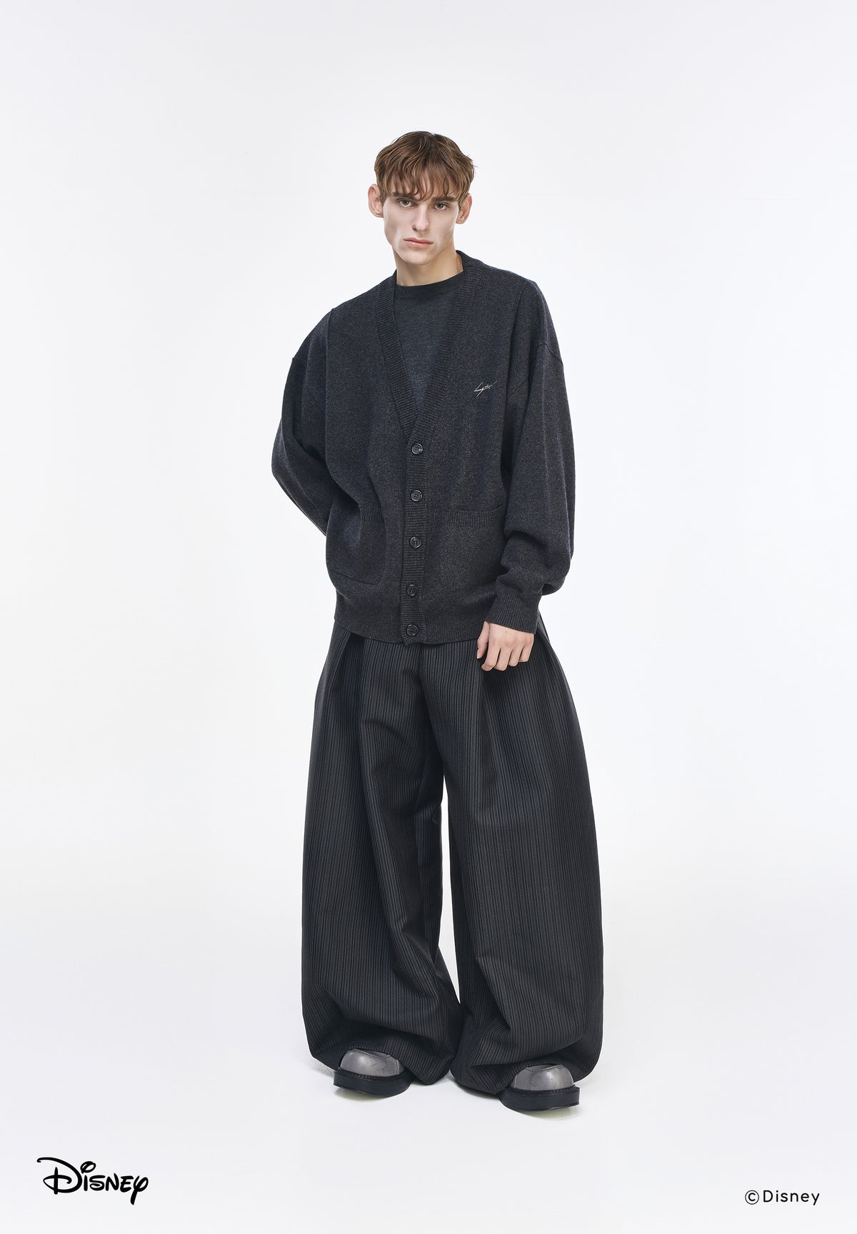 MINHWA FRIENDS V NECK CARDIGAN