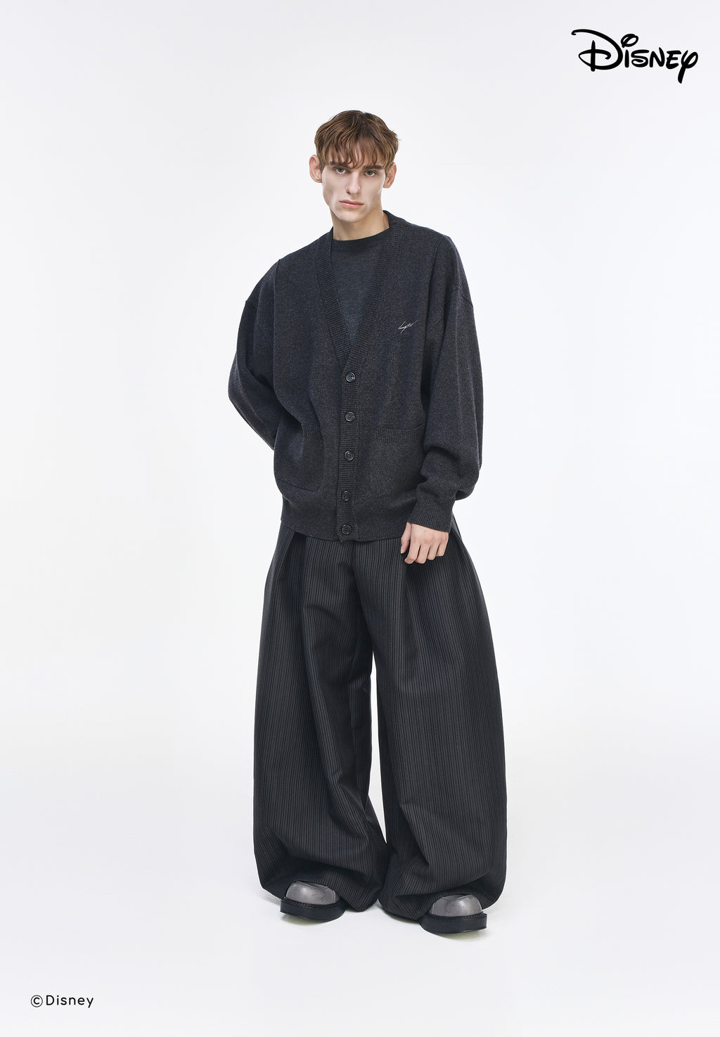MINHWA FRIENDS V NECK CARDIGAN