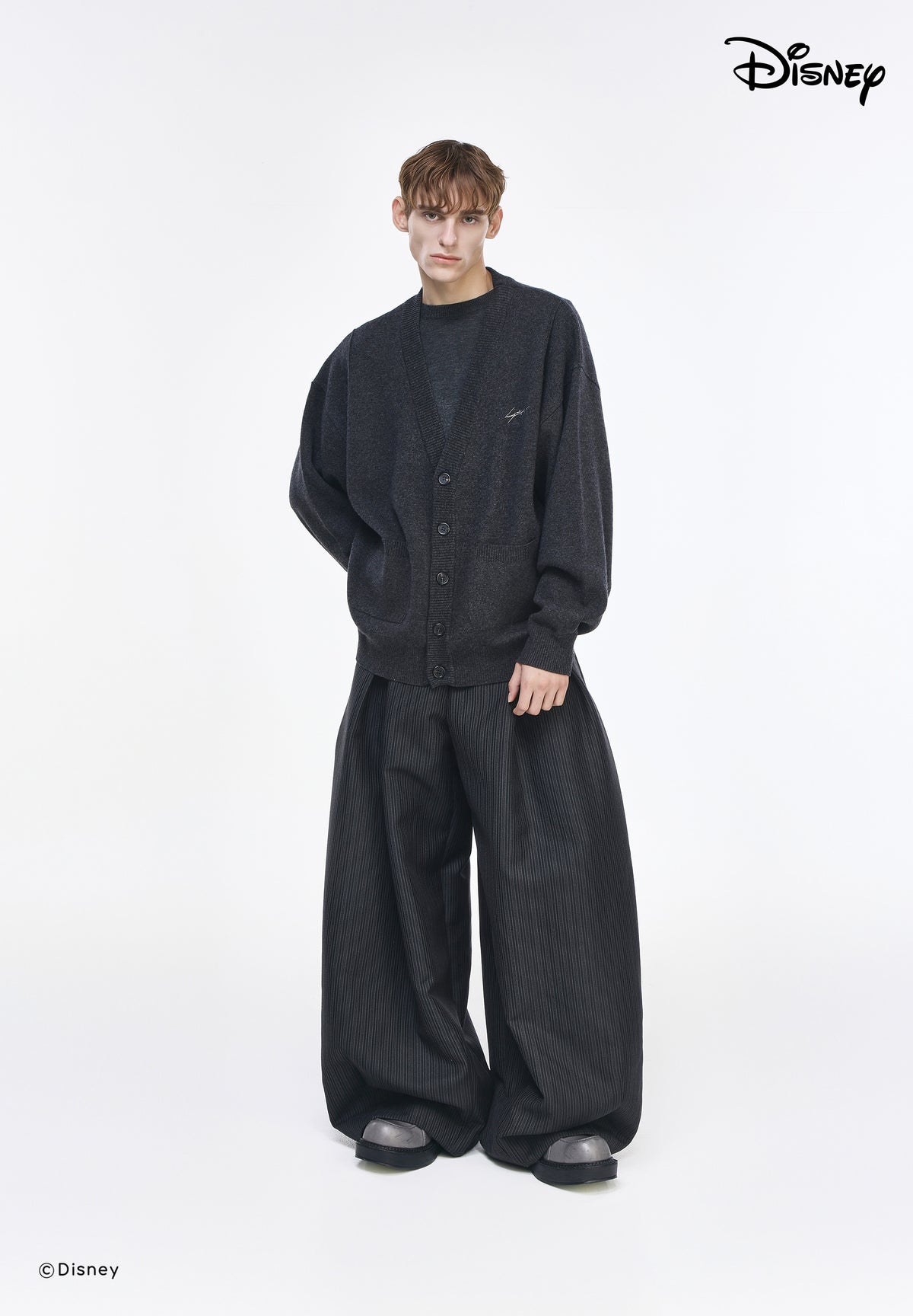 MINHWA FRIENDS V NECK CARDIGAN