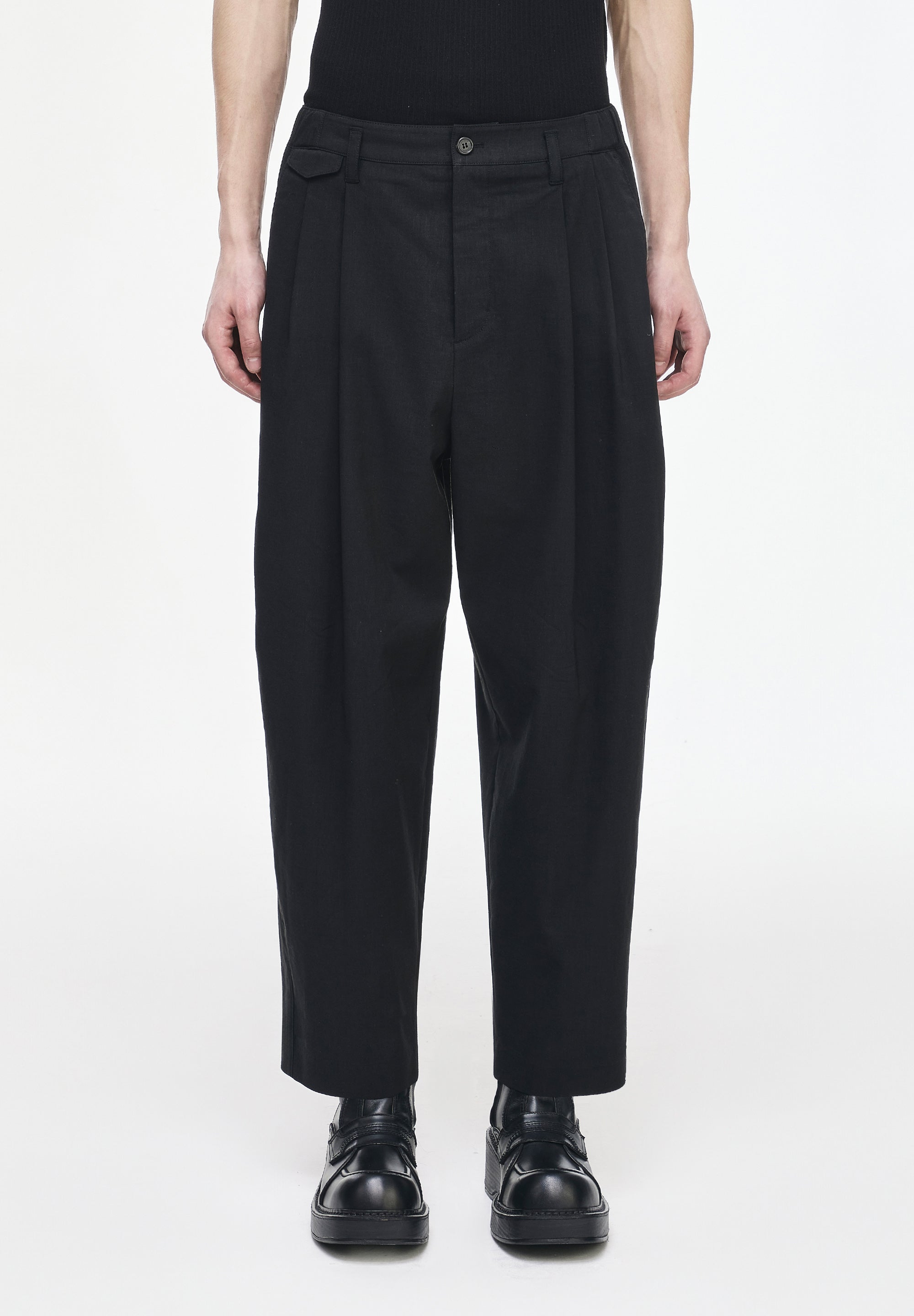 LINEN VOLUME CARROT PANTS