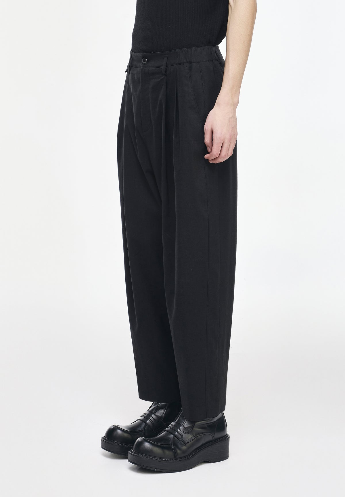 LINEN VOLUME CARROT PANTS