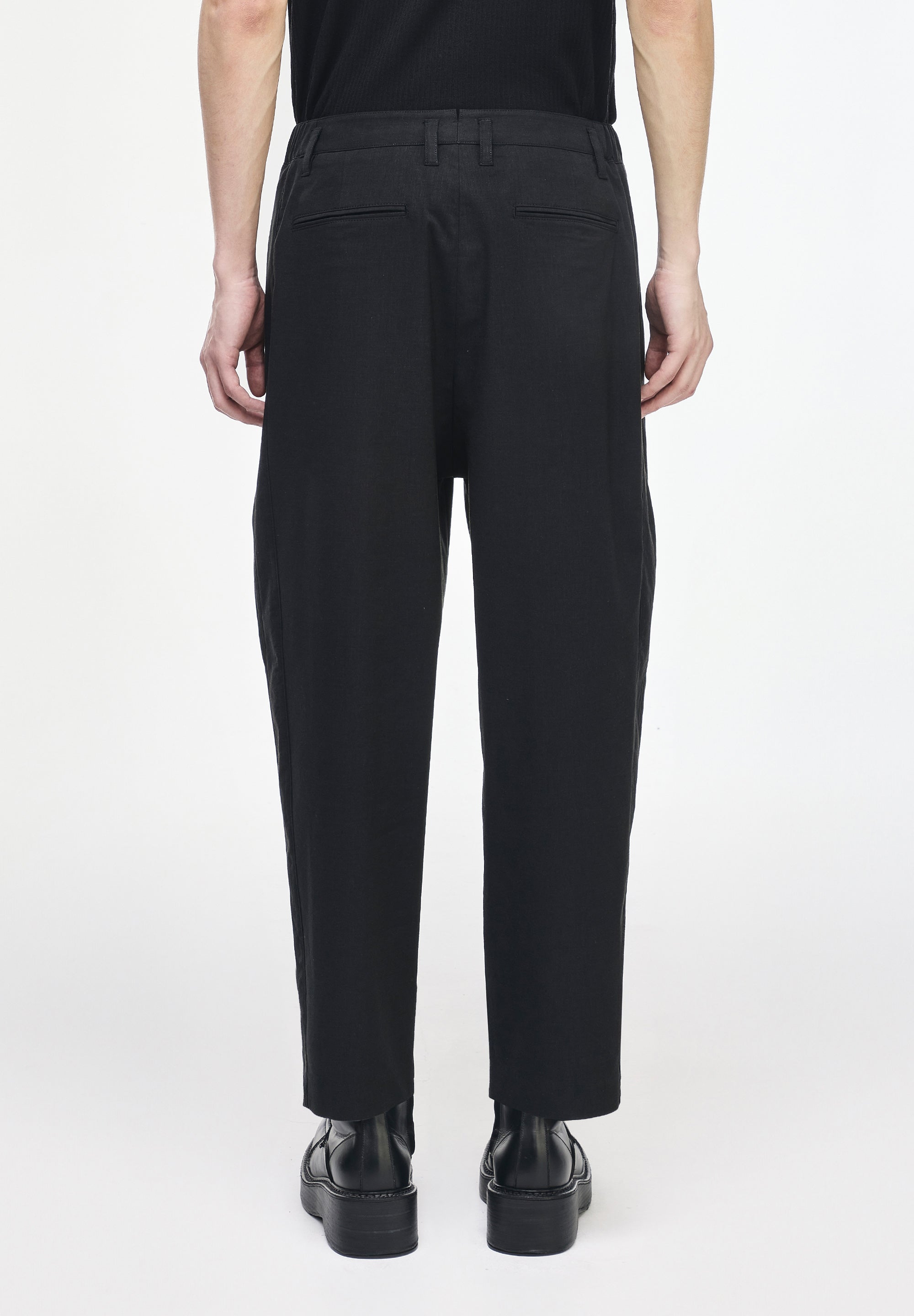 LINEN VOLUME CARROT PANTS