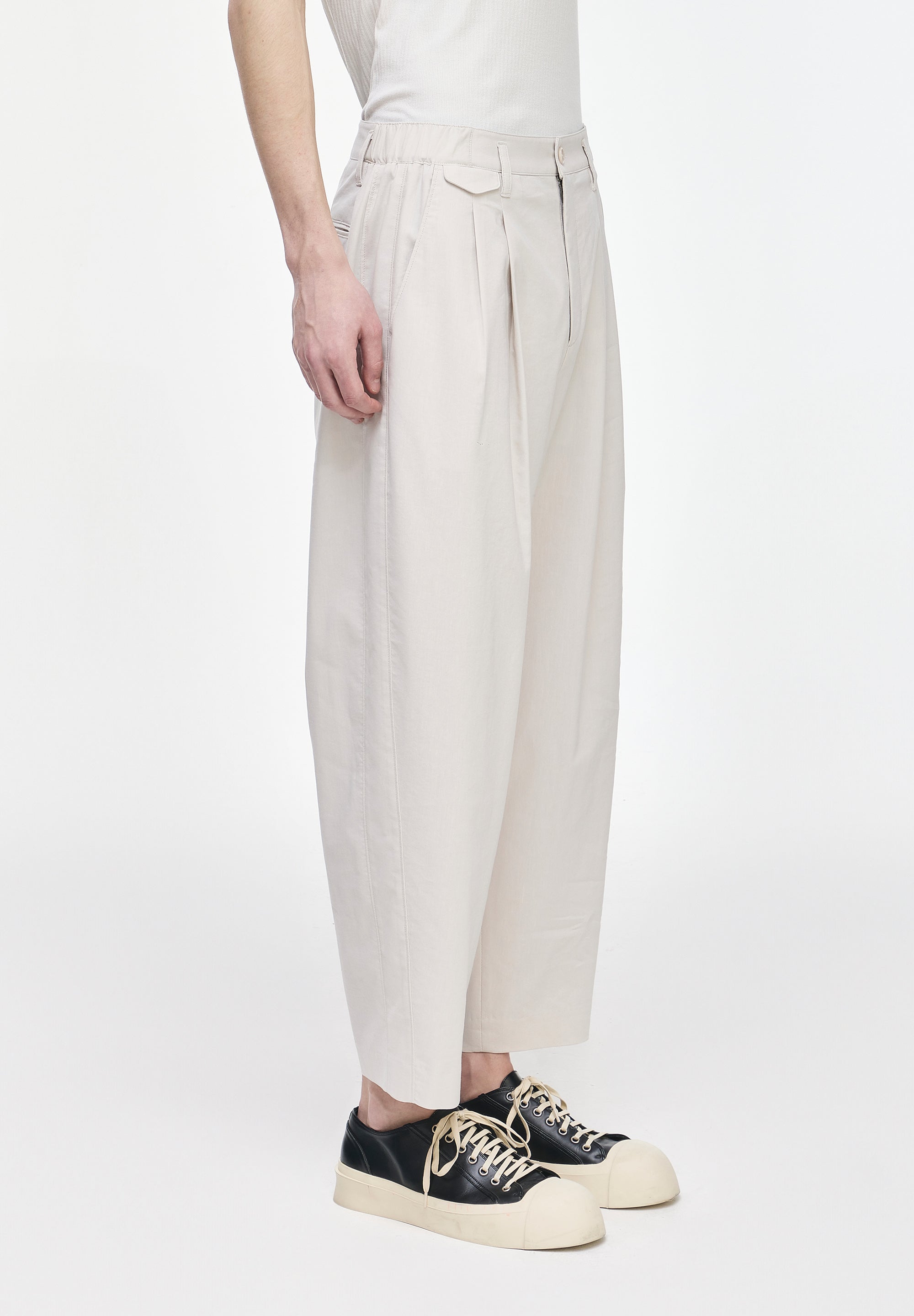 LINEN VOLUME CARROT PANTS