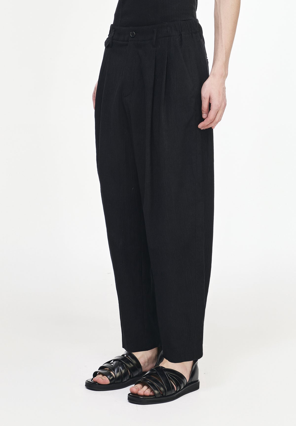 PLEATS VOLUME CARROT PANTS