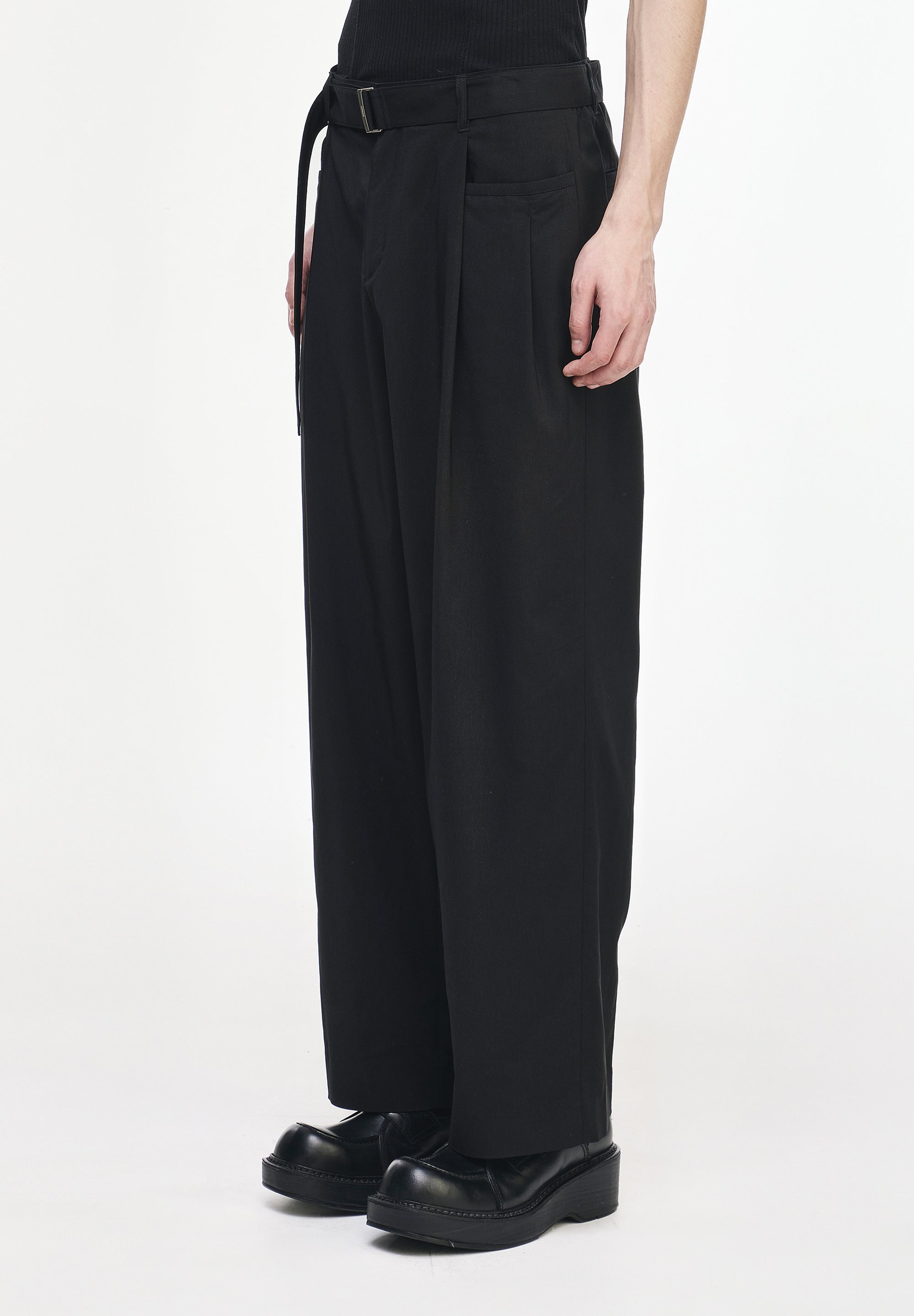 LEVEL VOLUME STRAIGHT PANTS