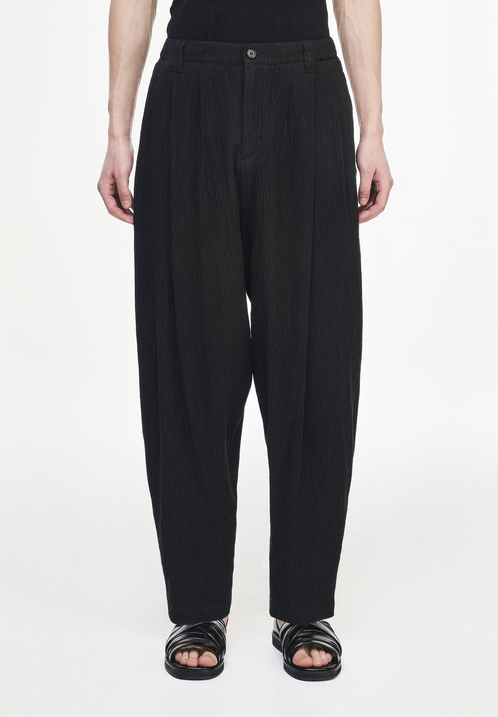 CURVED PLEATS BALLOON PANTS