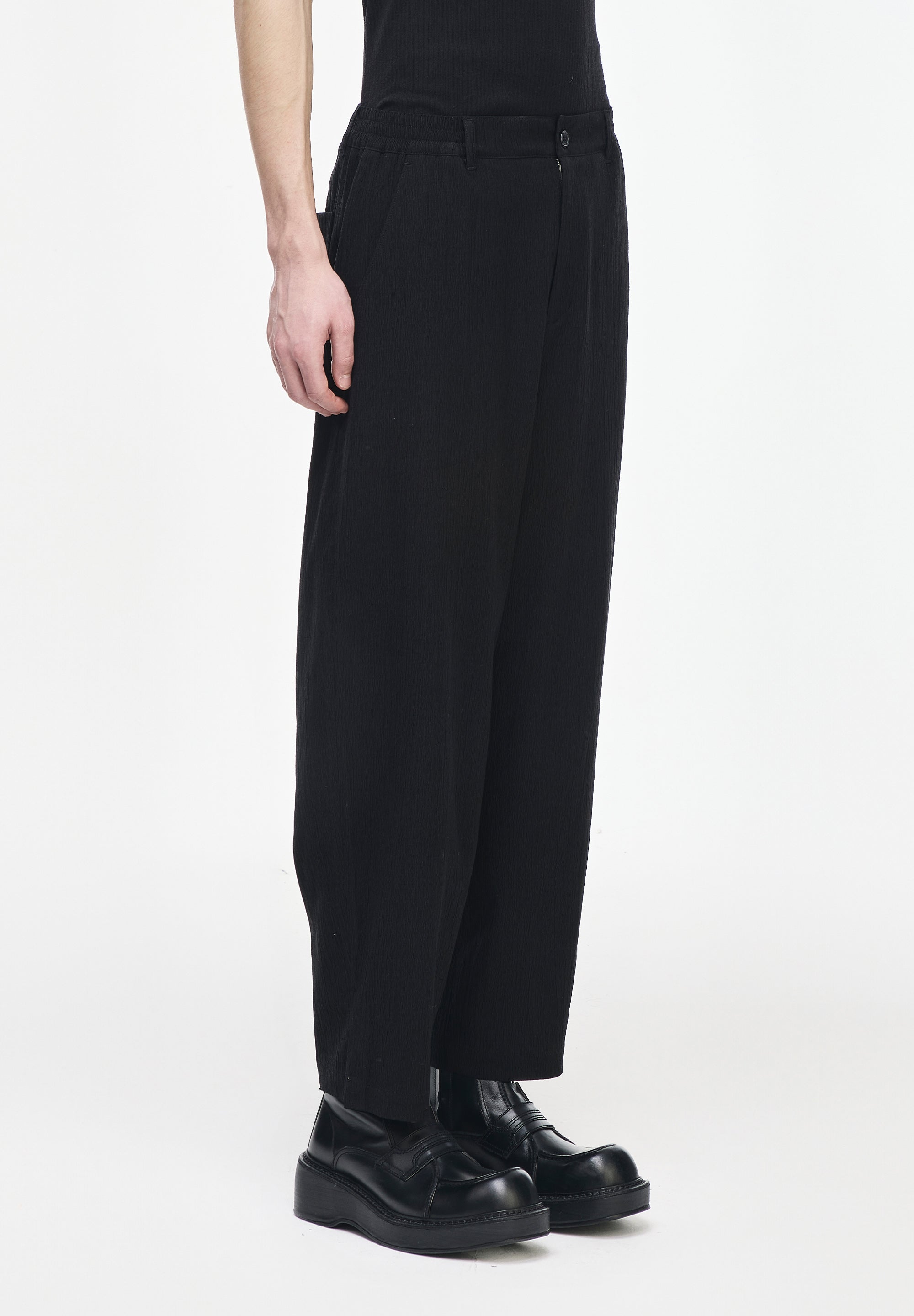 PLEATS VOLUME PANTS