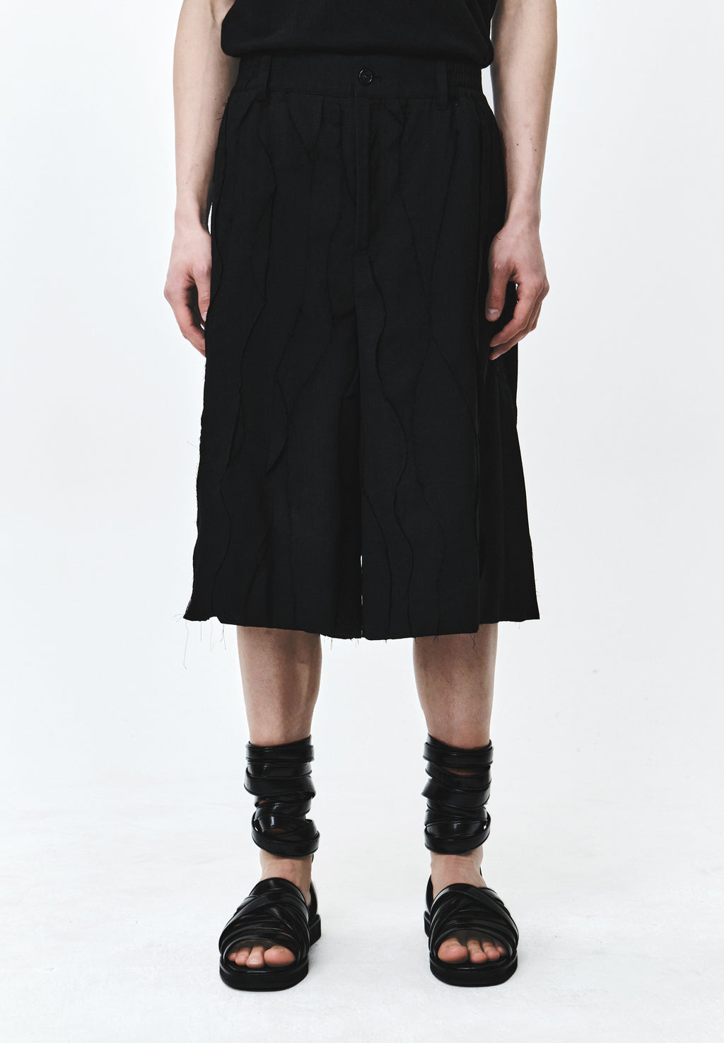FRAGMENT SHORTS