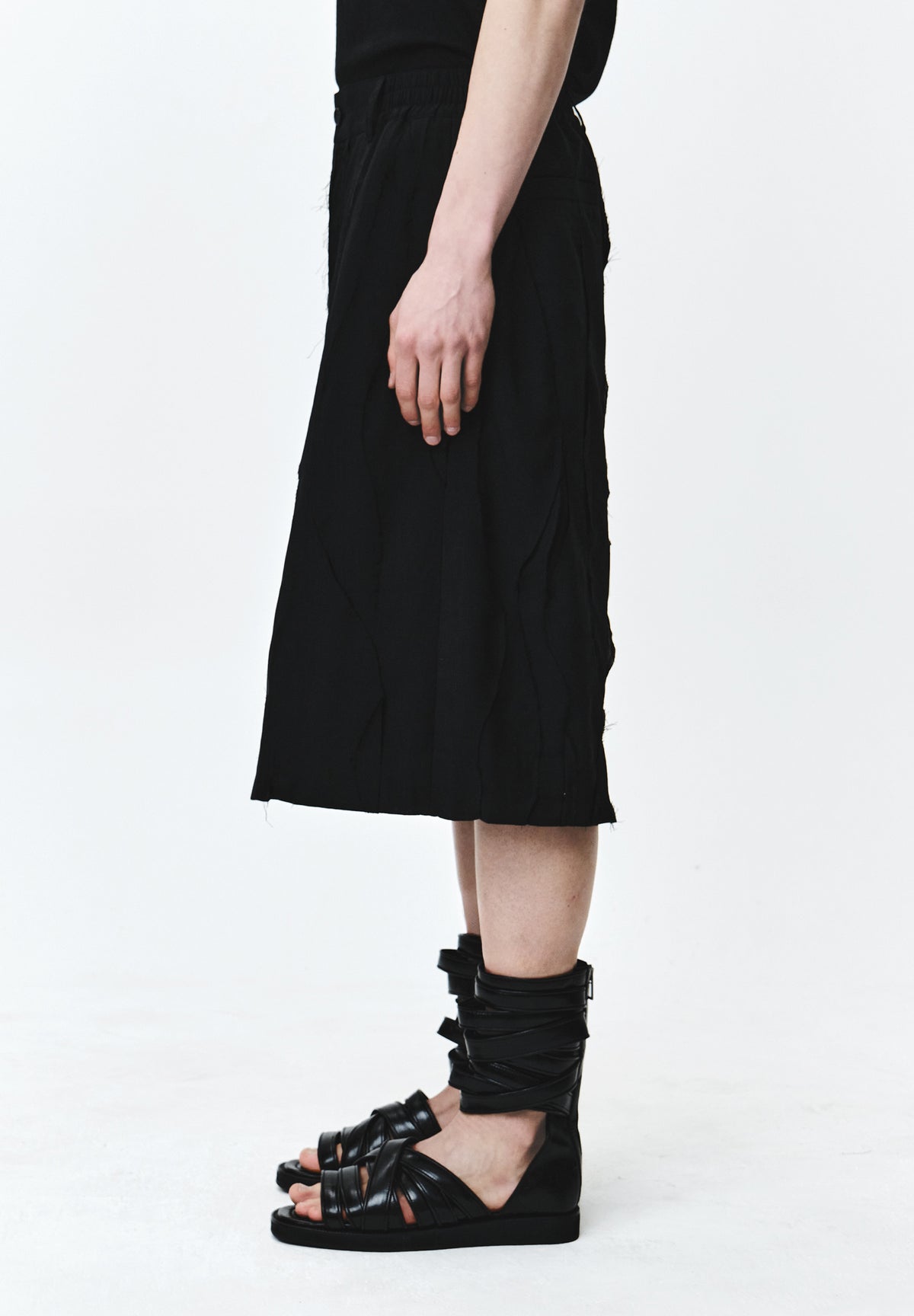 FRAGMENT SHORTS