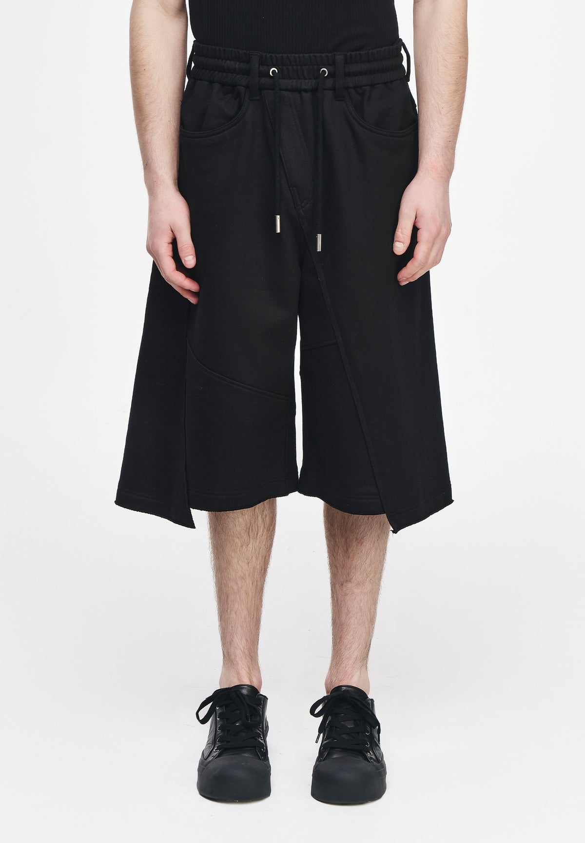 BIASCAST SWEAT SHORTS