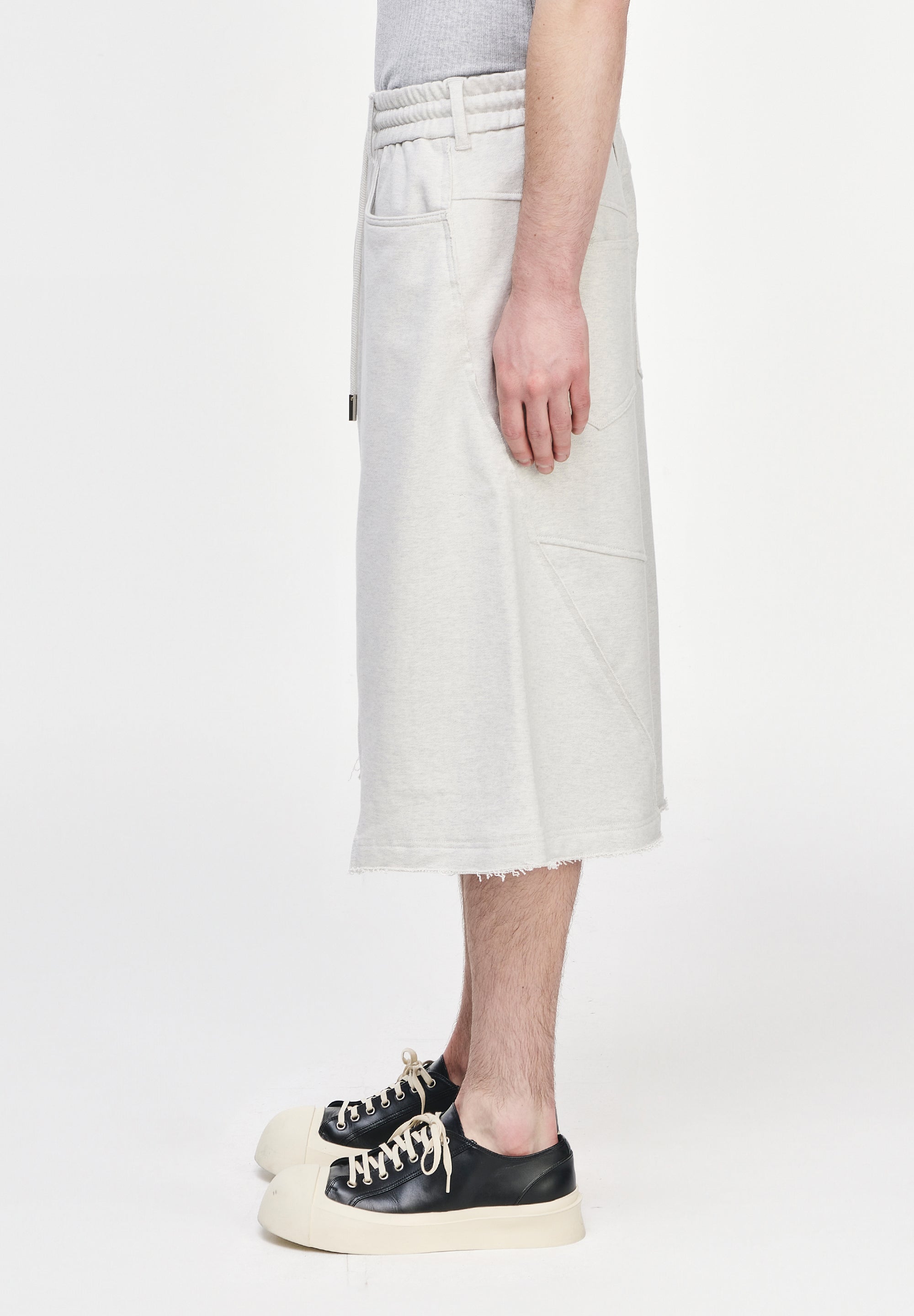 BIASCAST SWEAT SHORTS