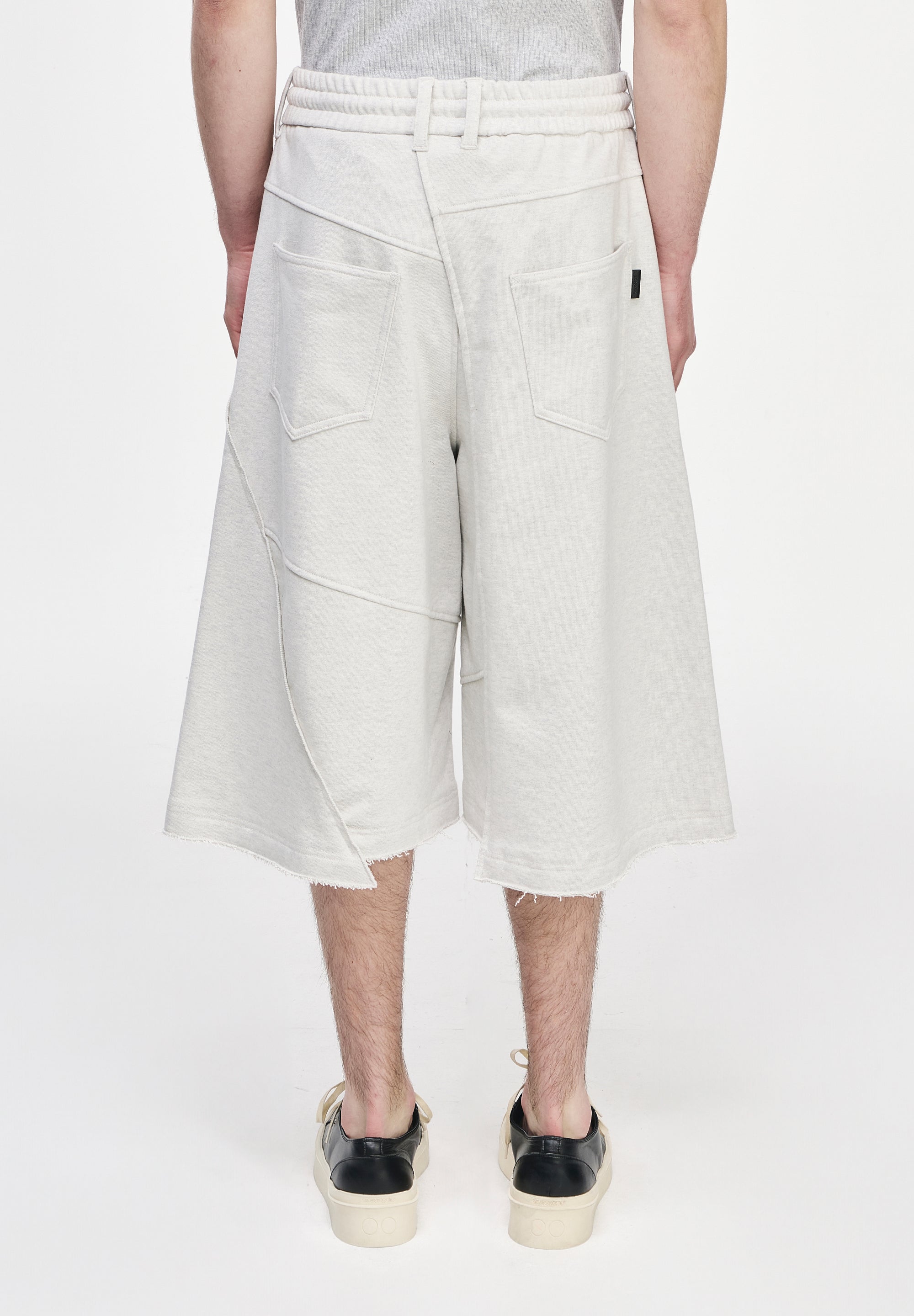 BIASCAST SWEAT SHORTS