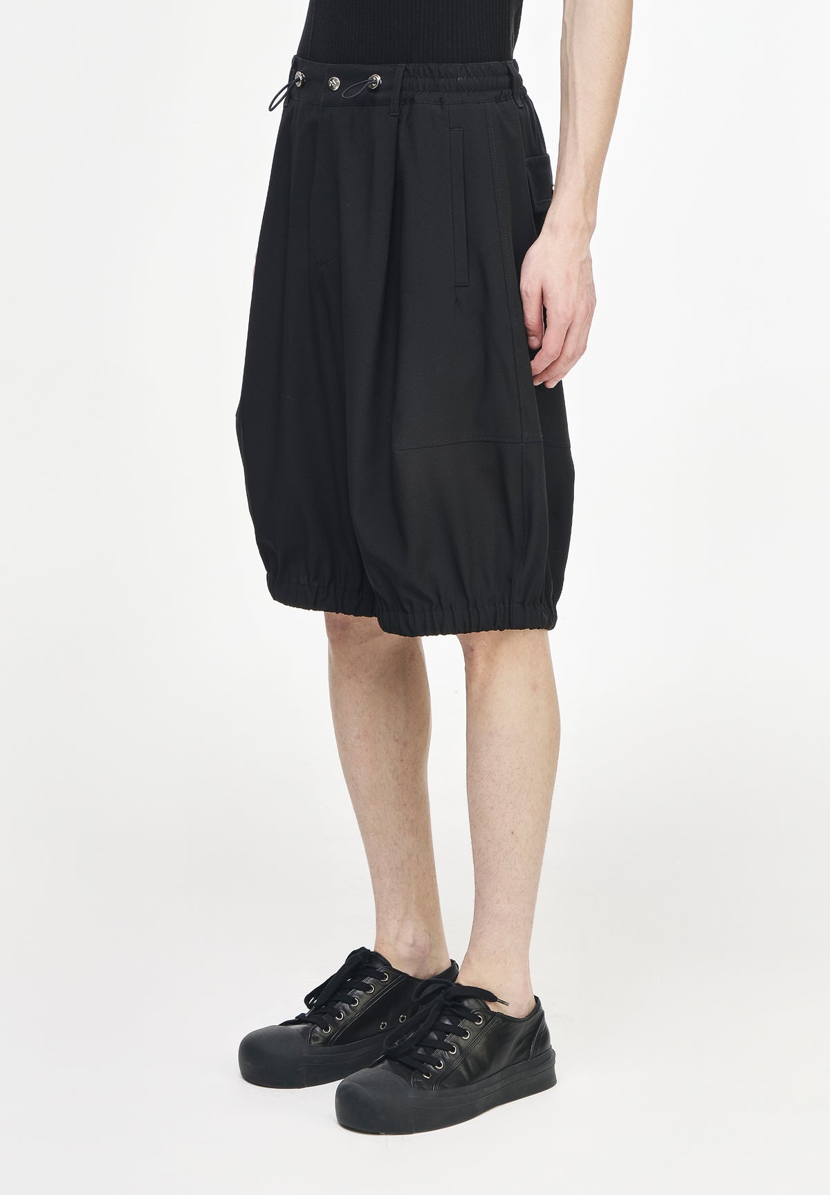 CURVED DART BERMUDA PANTS