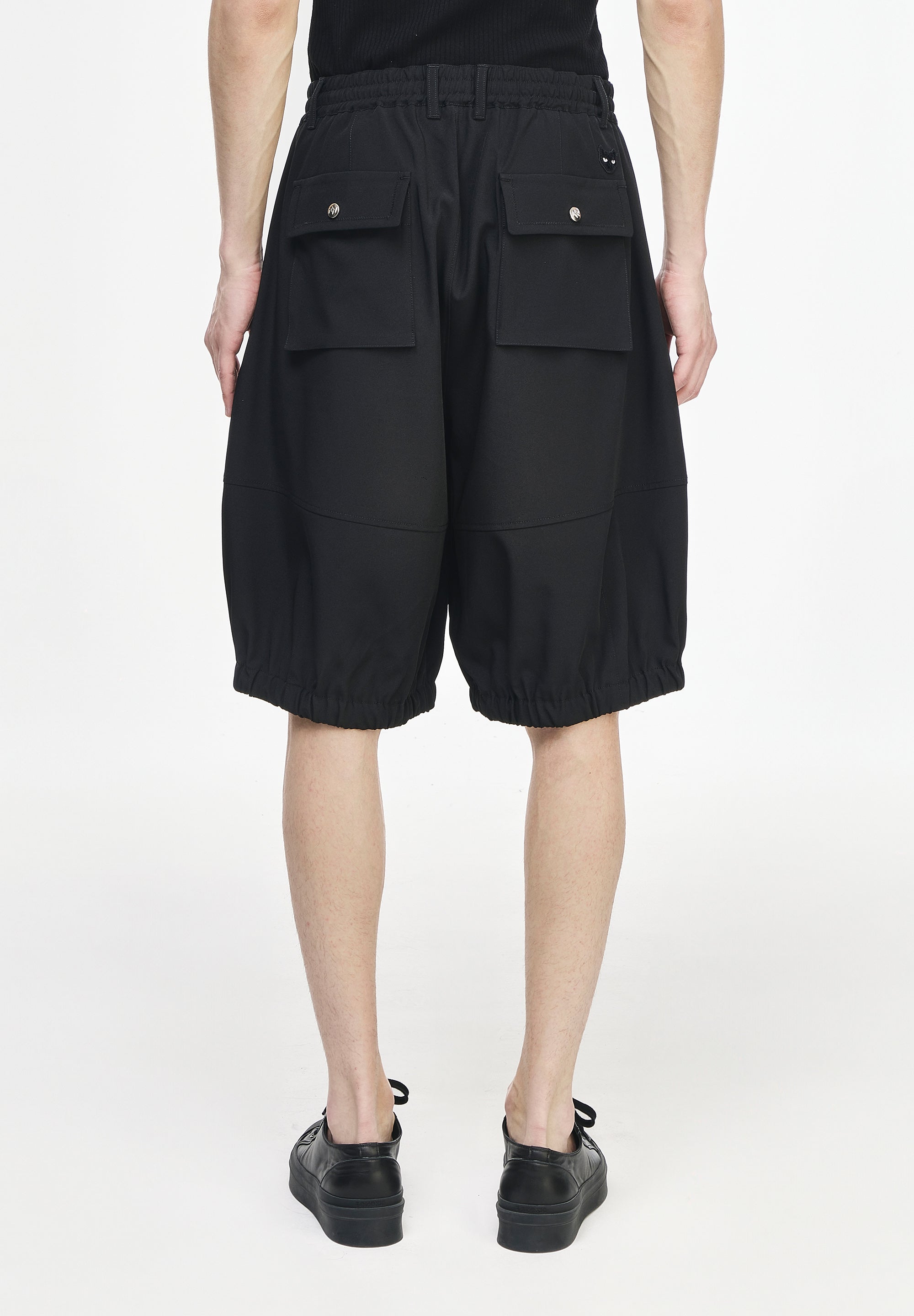 CURVED DART BERMUDA PANTS