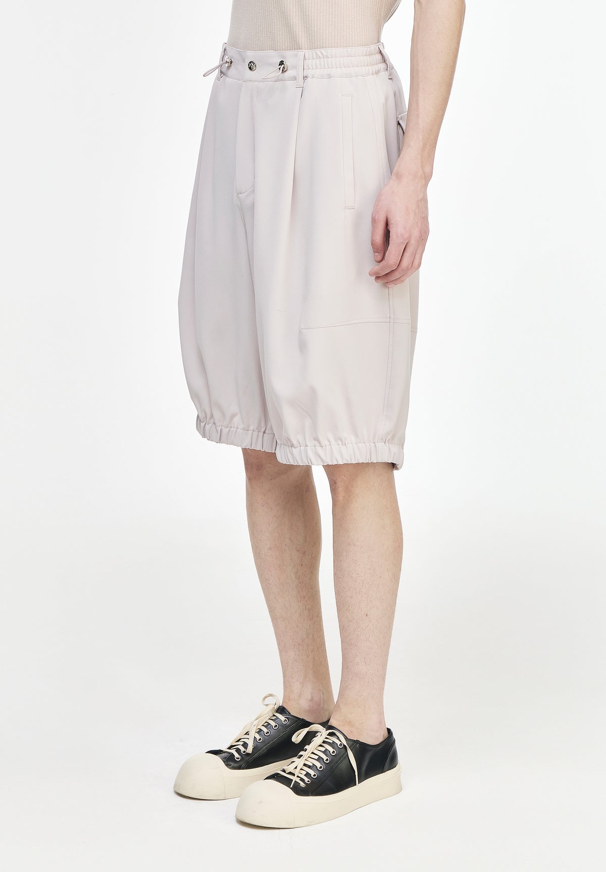 CURVED DART BERMUDA PANTS