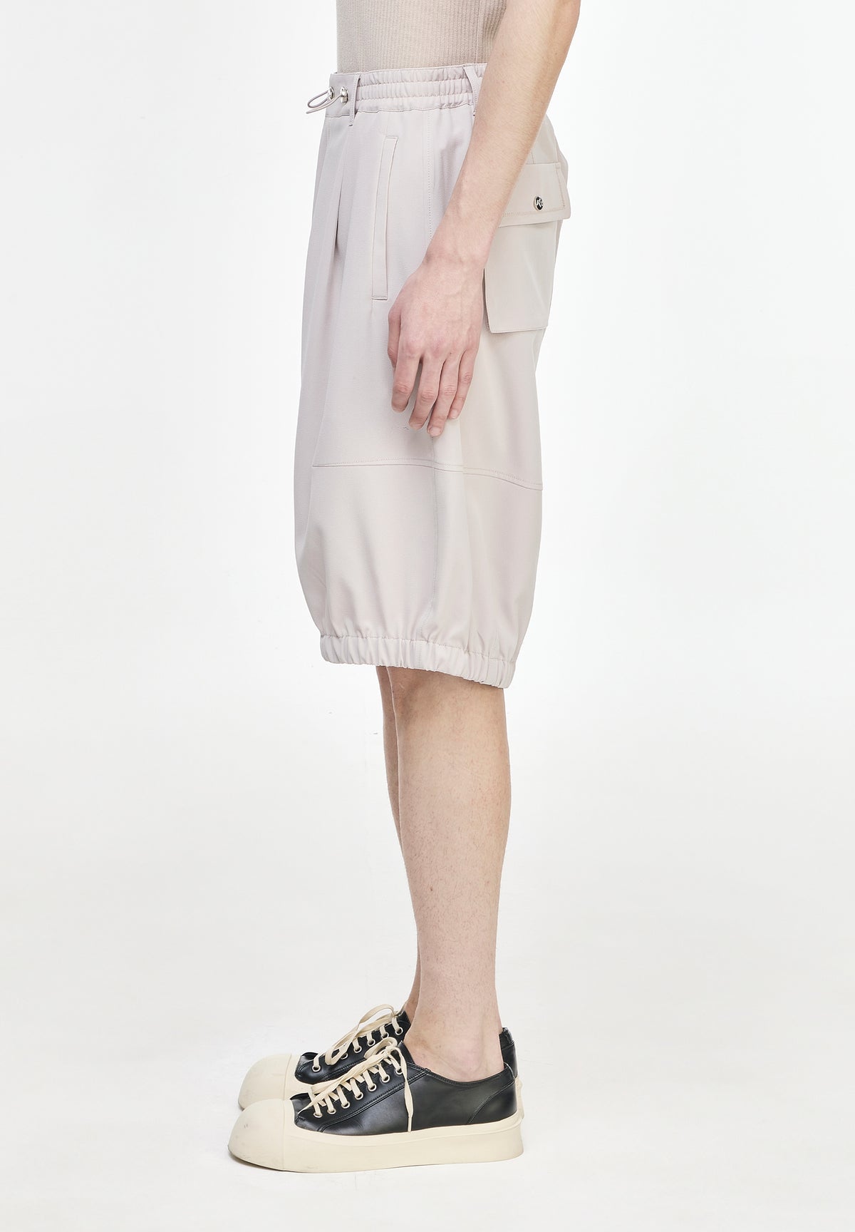 CURVED DART BERMUDA PANTS