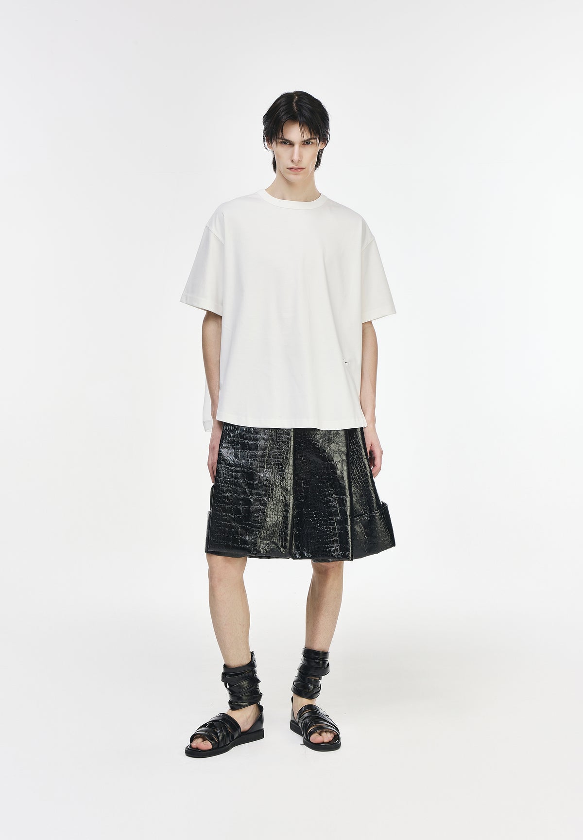 GHOST FLOWER EMBROIDERED T SHIRT
