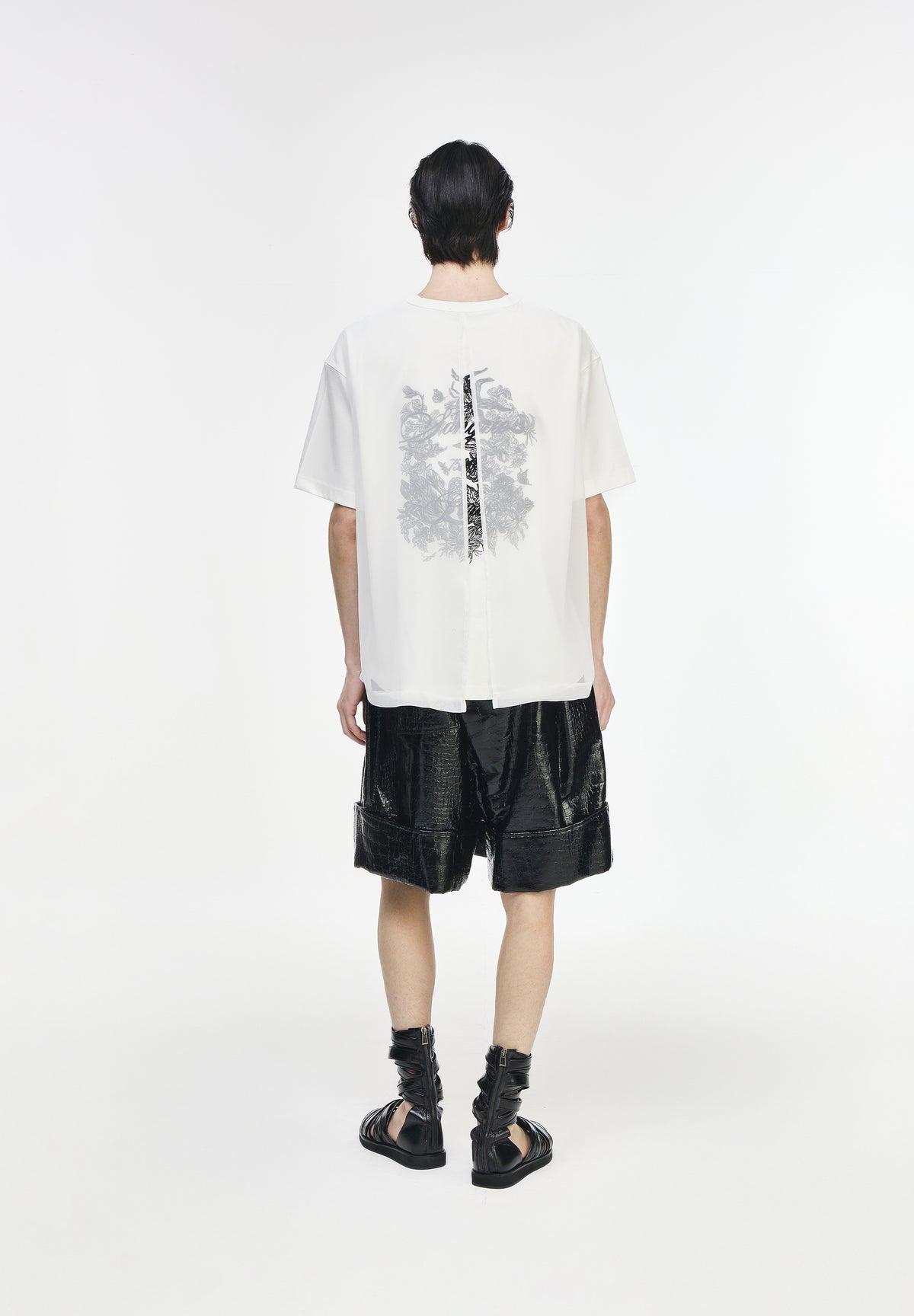 GHOST FLOWER EMBROIDERED T SHIRT