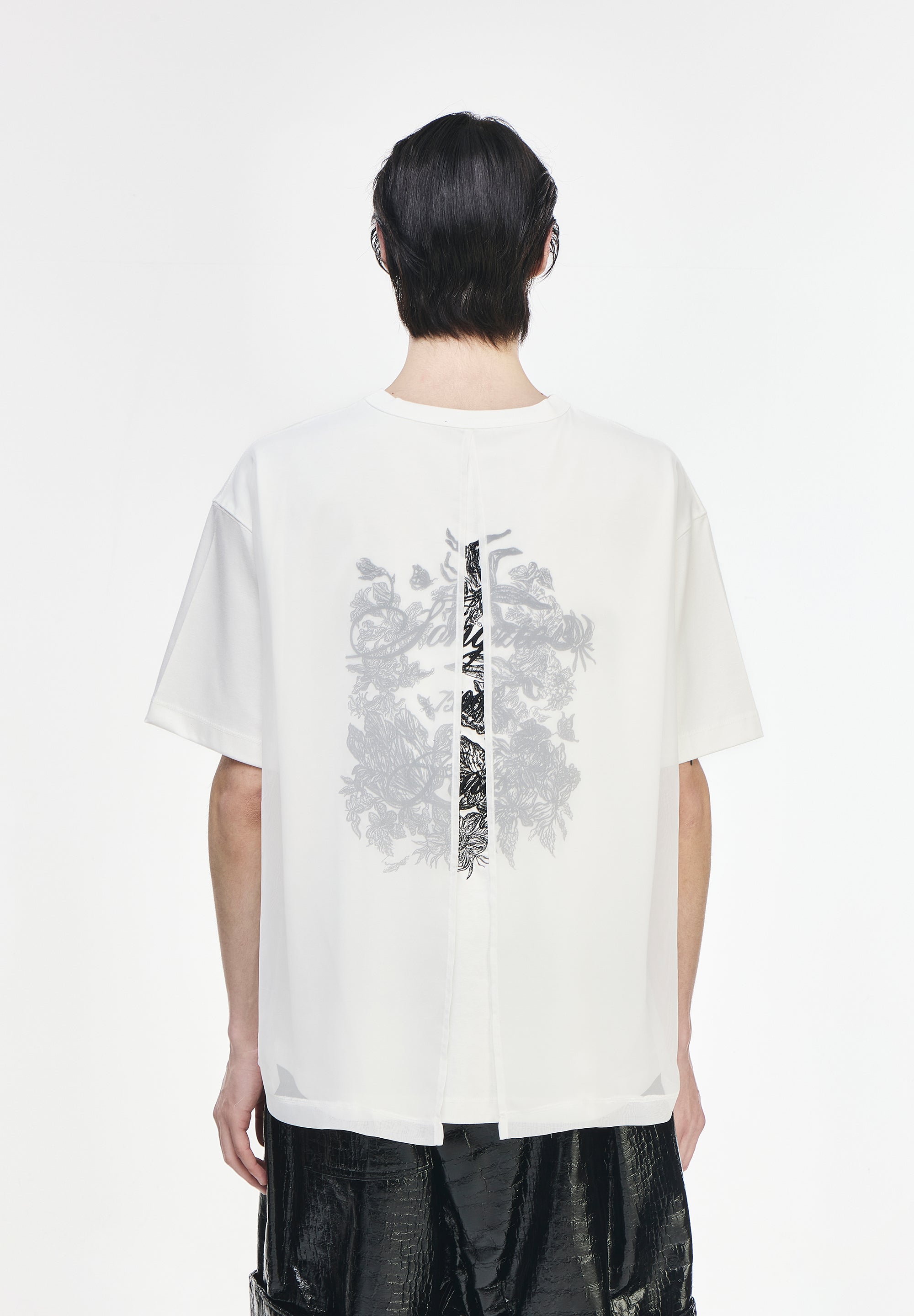 GHOST FLOWER EMBROIDERED T SHIRT