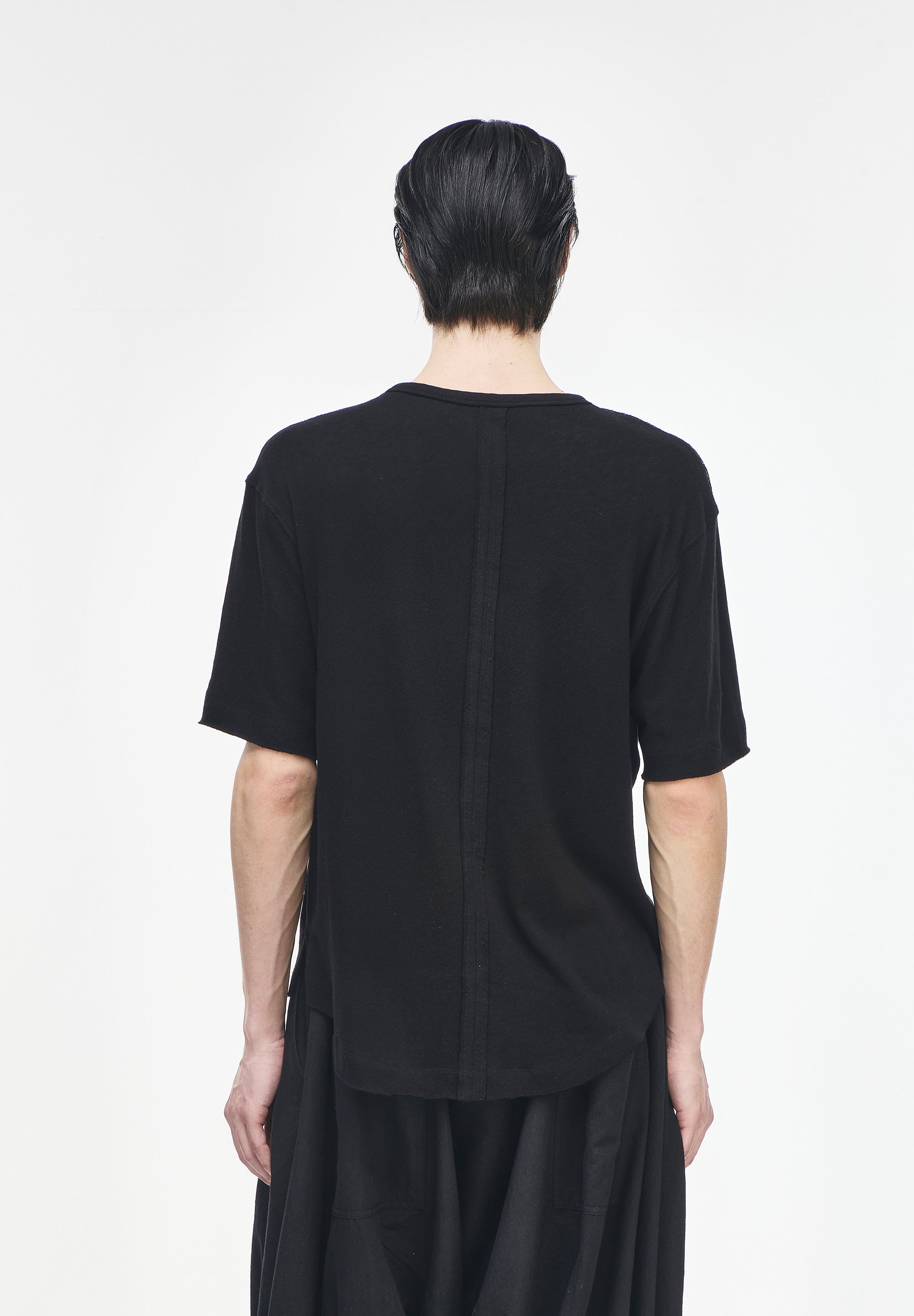 MONOLITH U NECK T SHIRT