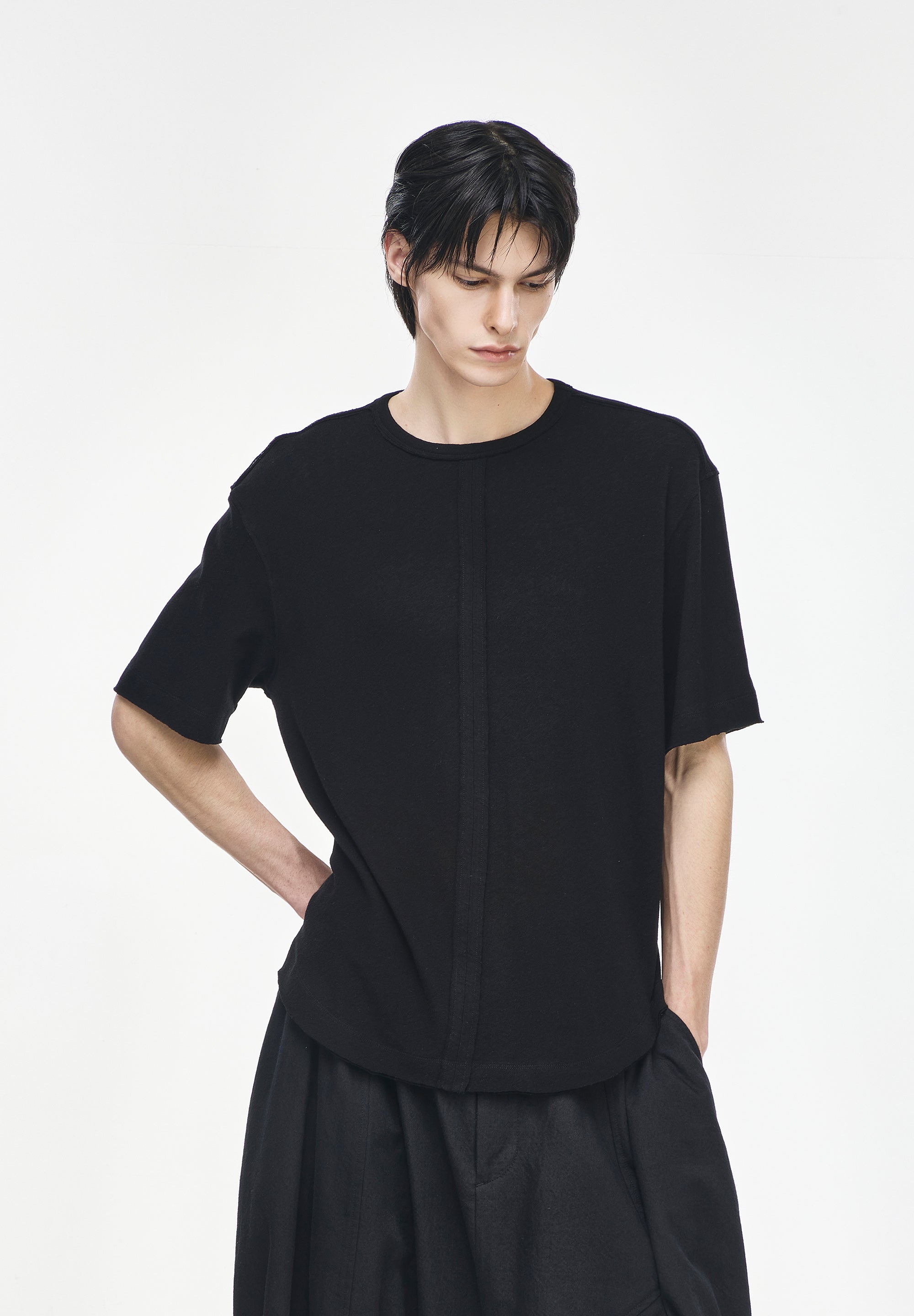 MONOLITH U NECK T SHIRT