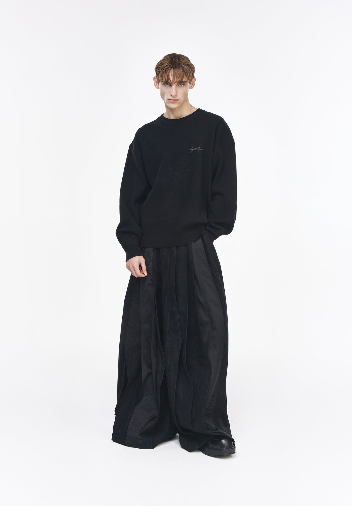 HOJAKDO MICKEY ROUND NECK KNIT