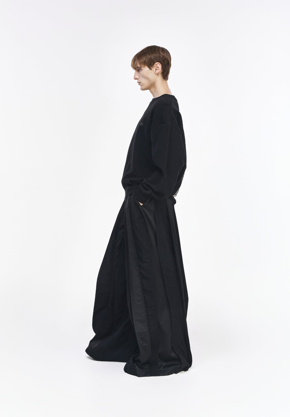 HOJAKDO MICKEY ROUND NECK KNIT