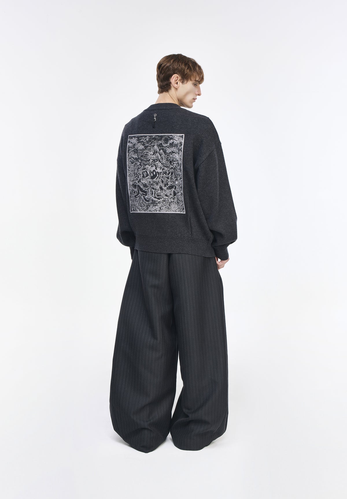 MINHWA FRIENDS V NECK CARDIGAN