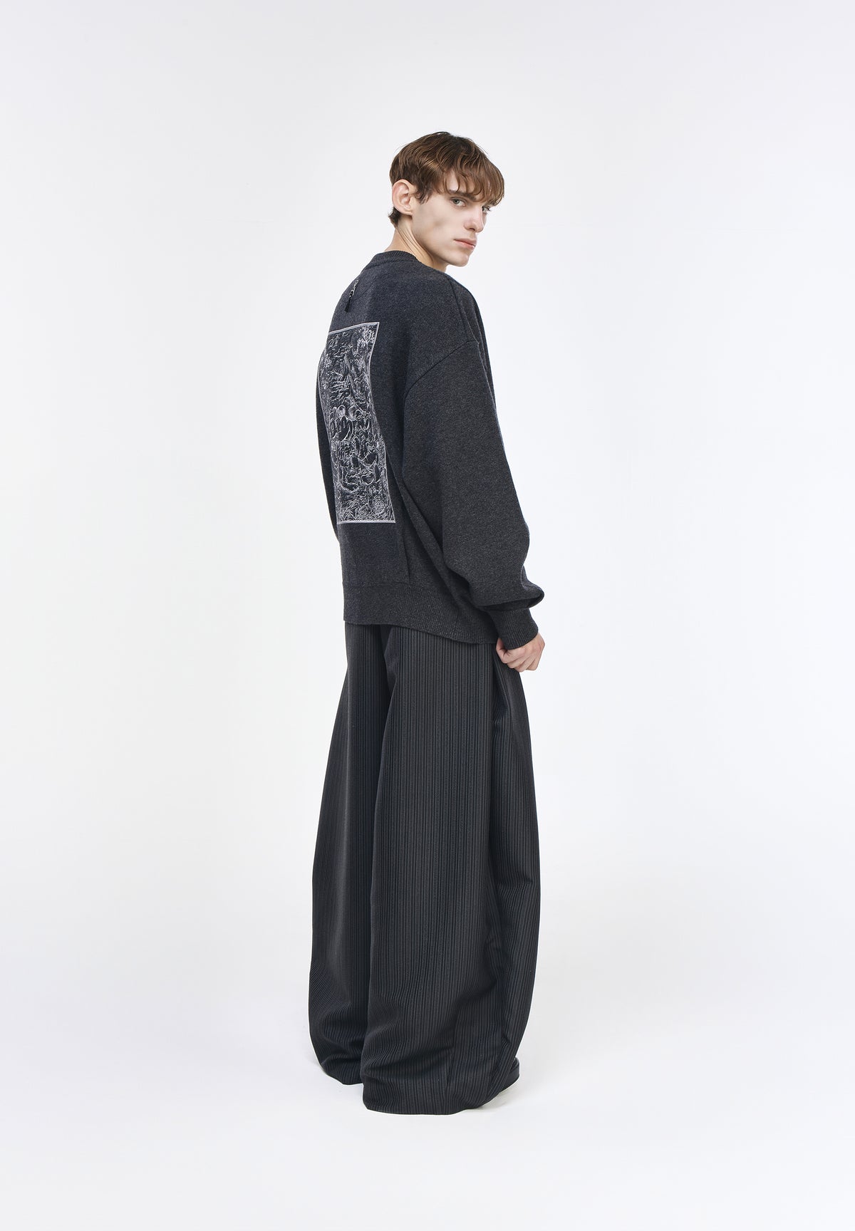 MINHWA FRIENDS V NECK CARDIGAN