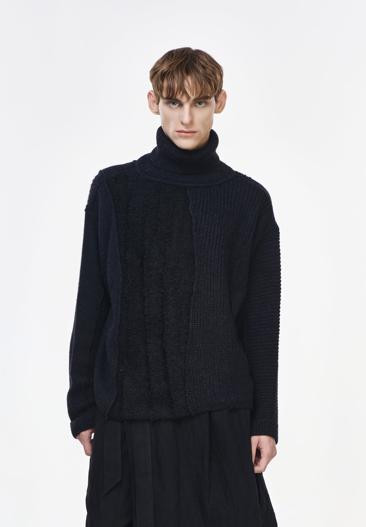 CASCADE TURTLE NECK KNIT