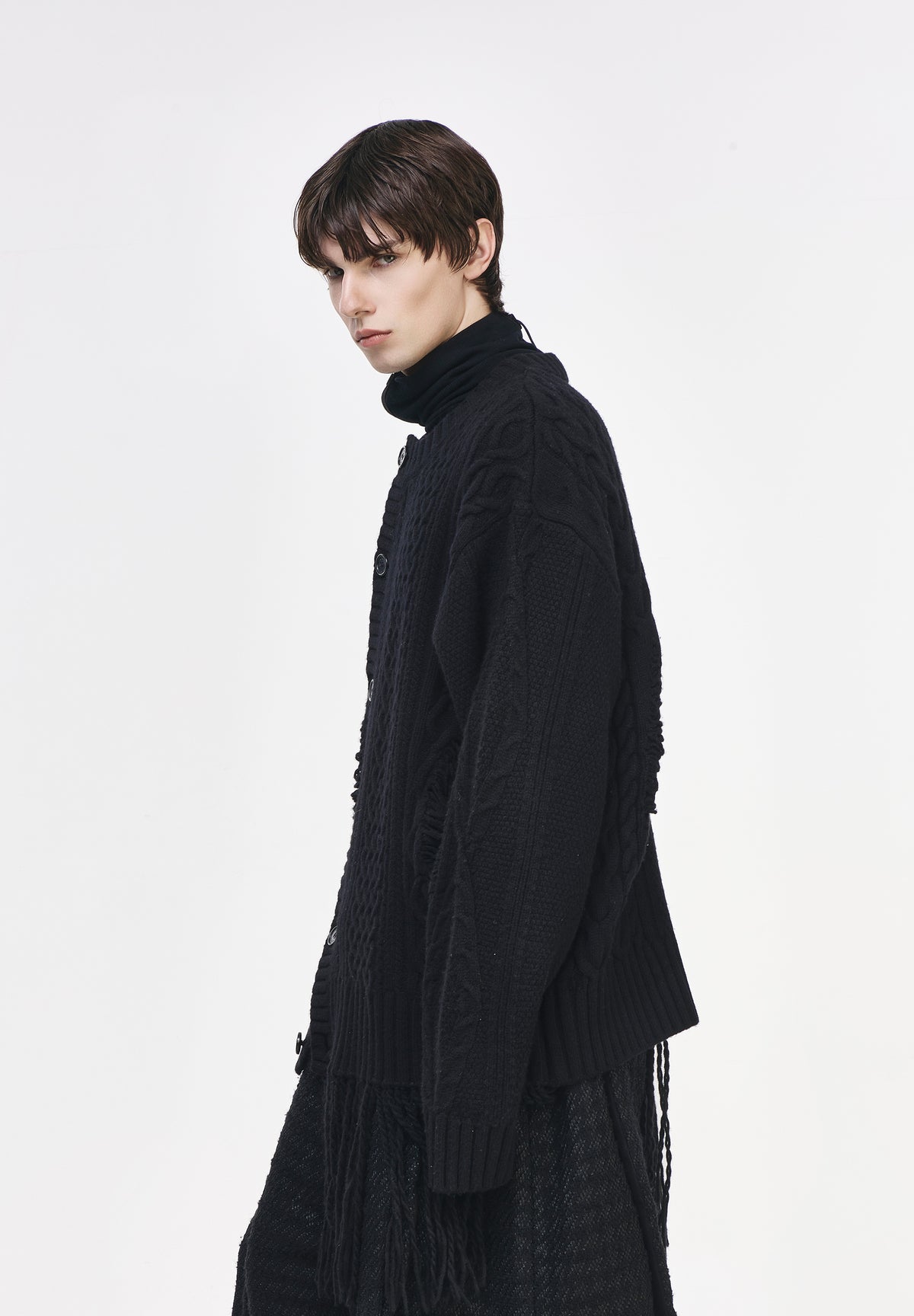 PLASTRON ROUND NECK CARDIGAN
