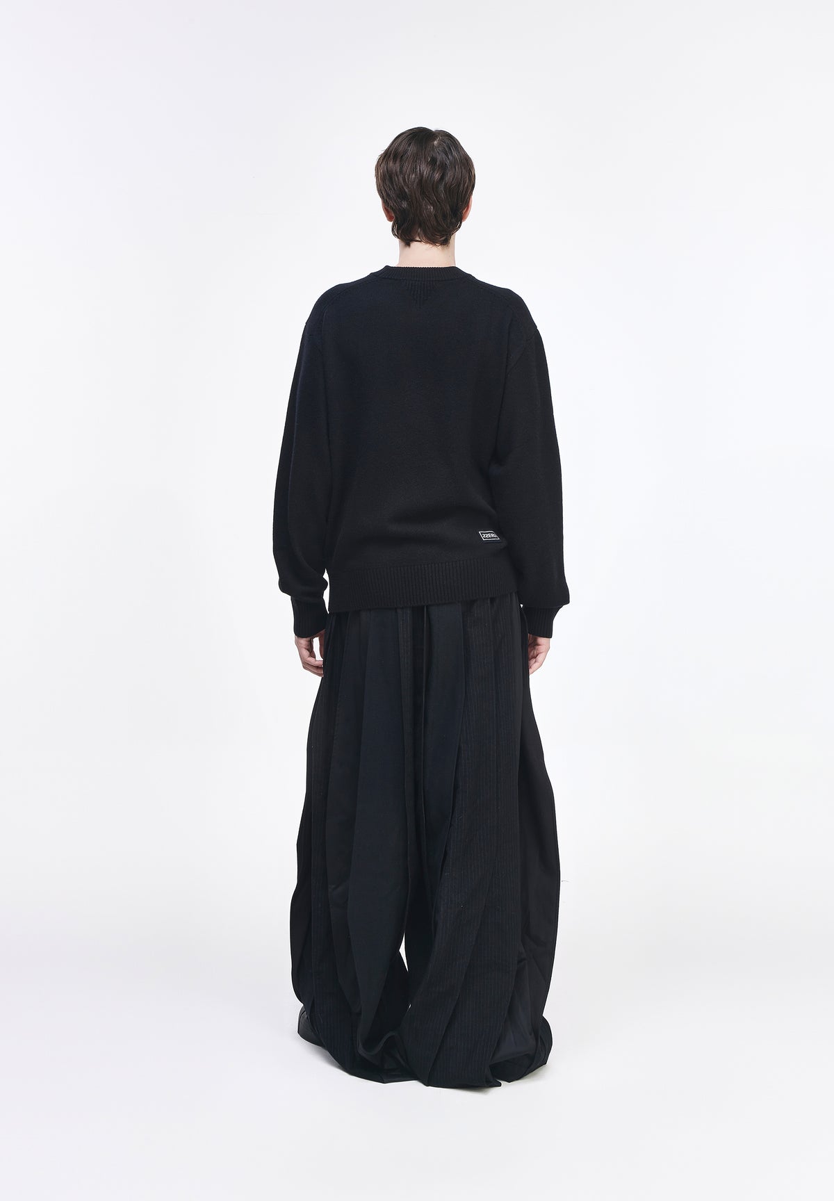 CASHMERE BLEND ROUND NECK KNIT