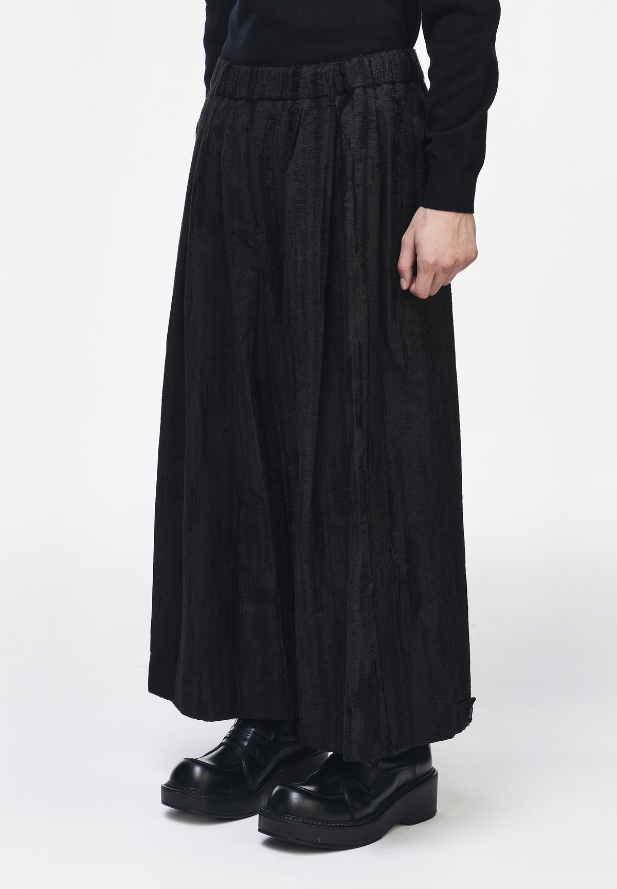 MULTI TUCK CROPPED WIDE PANTS
