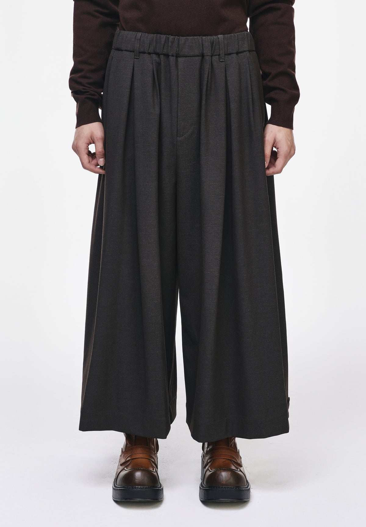 MULTI TUCK CROPPED WIDE PANTS