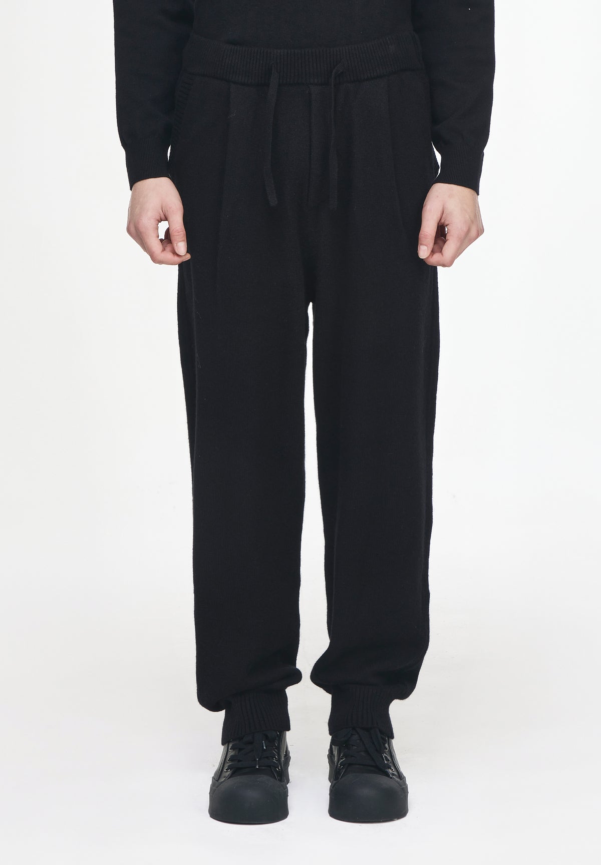 ZZERO CASHMERE BLEND CURVED KNIT PANTS