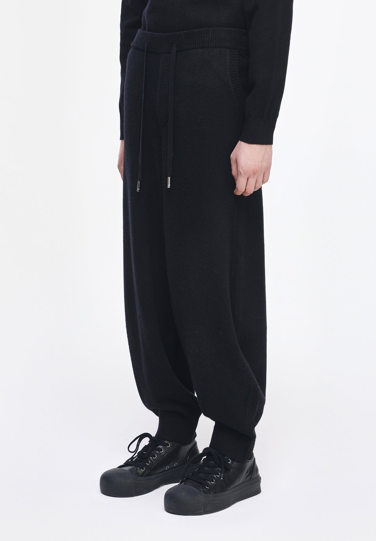 CASHMERE BLEND CURVED KNIT PANTS