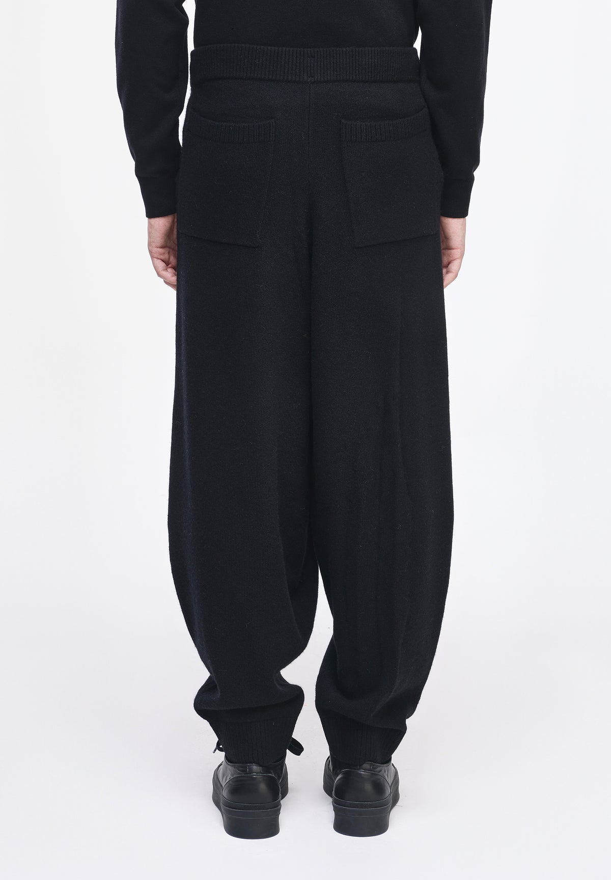 CASHMERE BLEND CURVED KNIT PANTS