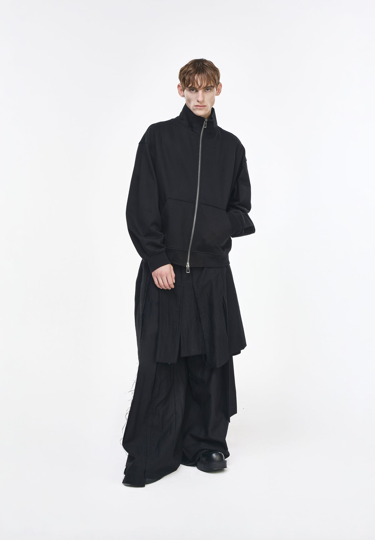 FANTASIA HIGH NECK ZIP UP