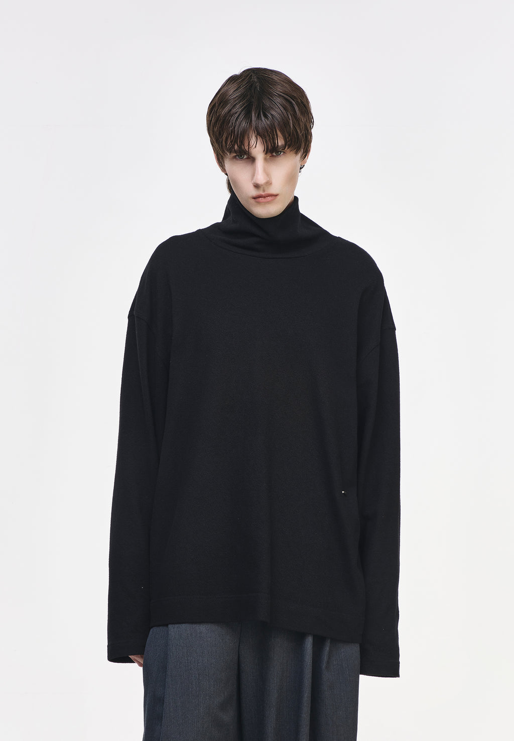 BENEDICTION EMBROIDERED HIGH NECK