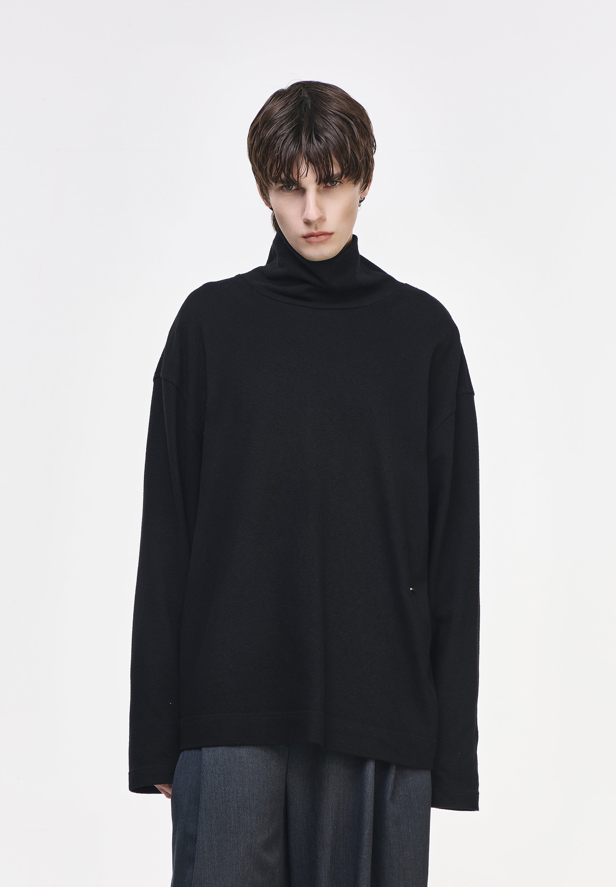 BENEDICTION EMBROIDERED HIGH NECK
