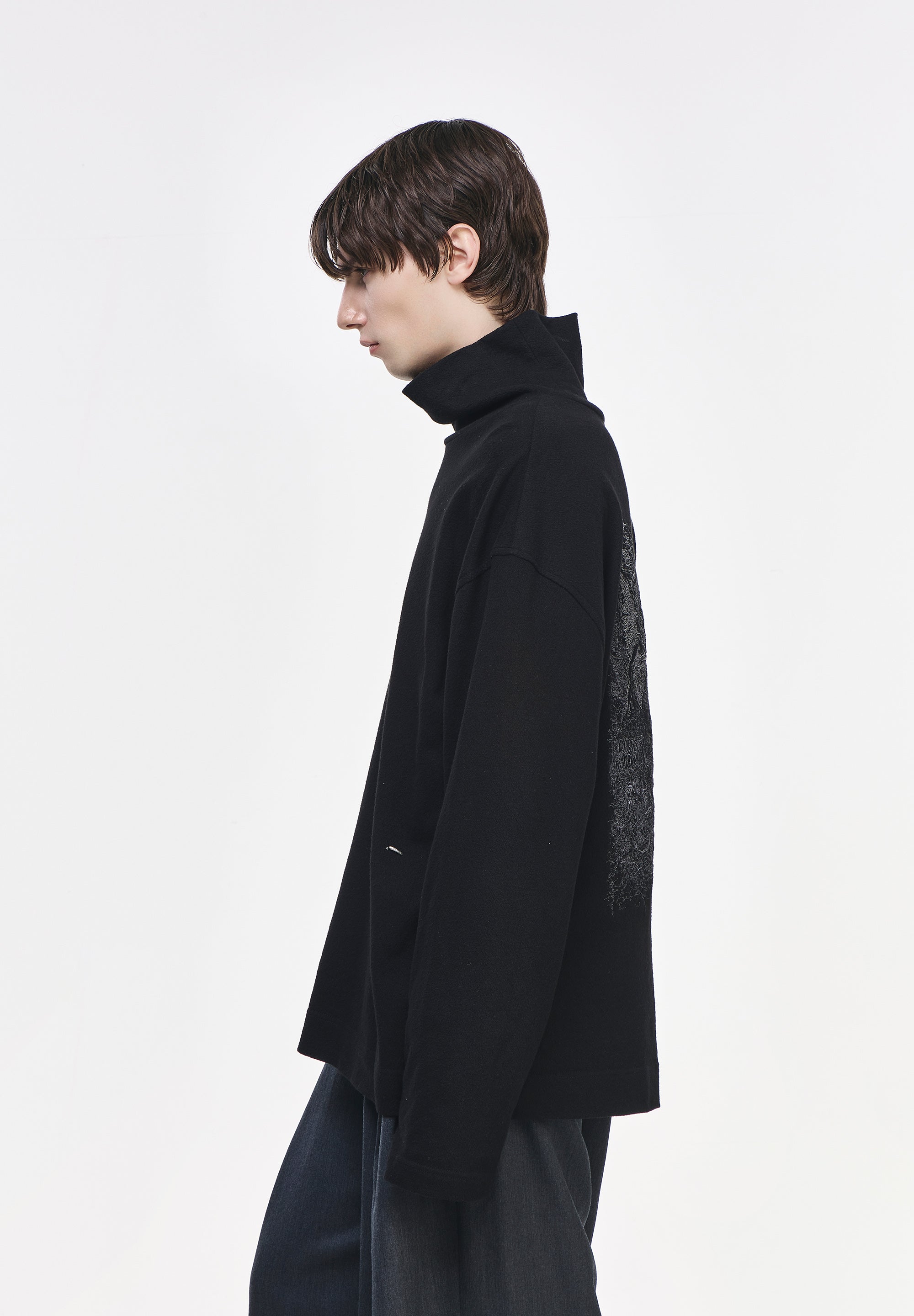 BENEDICTION EMBROIDERED HIGH NECK