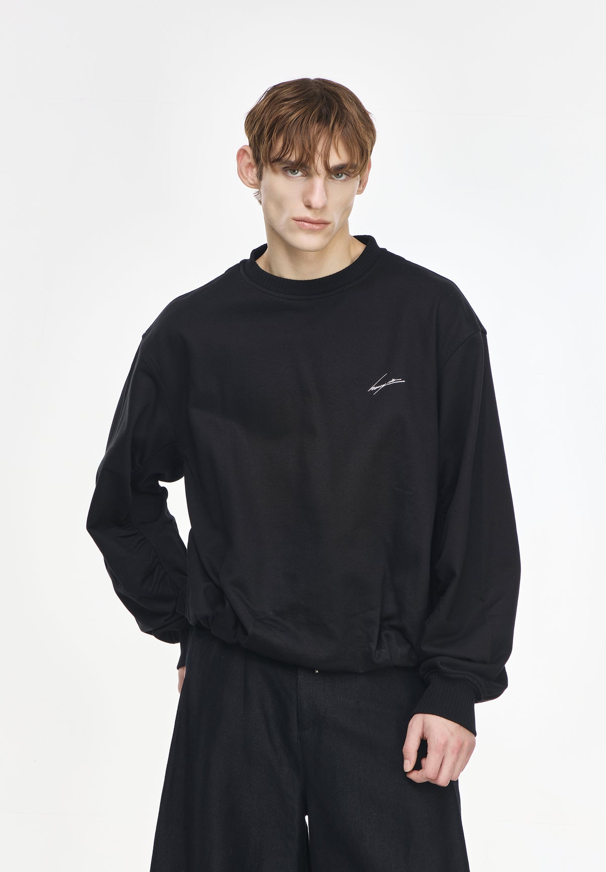 CHARIOT EMBROIDERED SWEATSHIRT