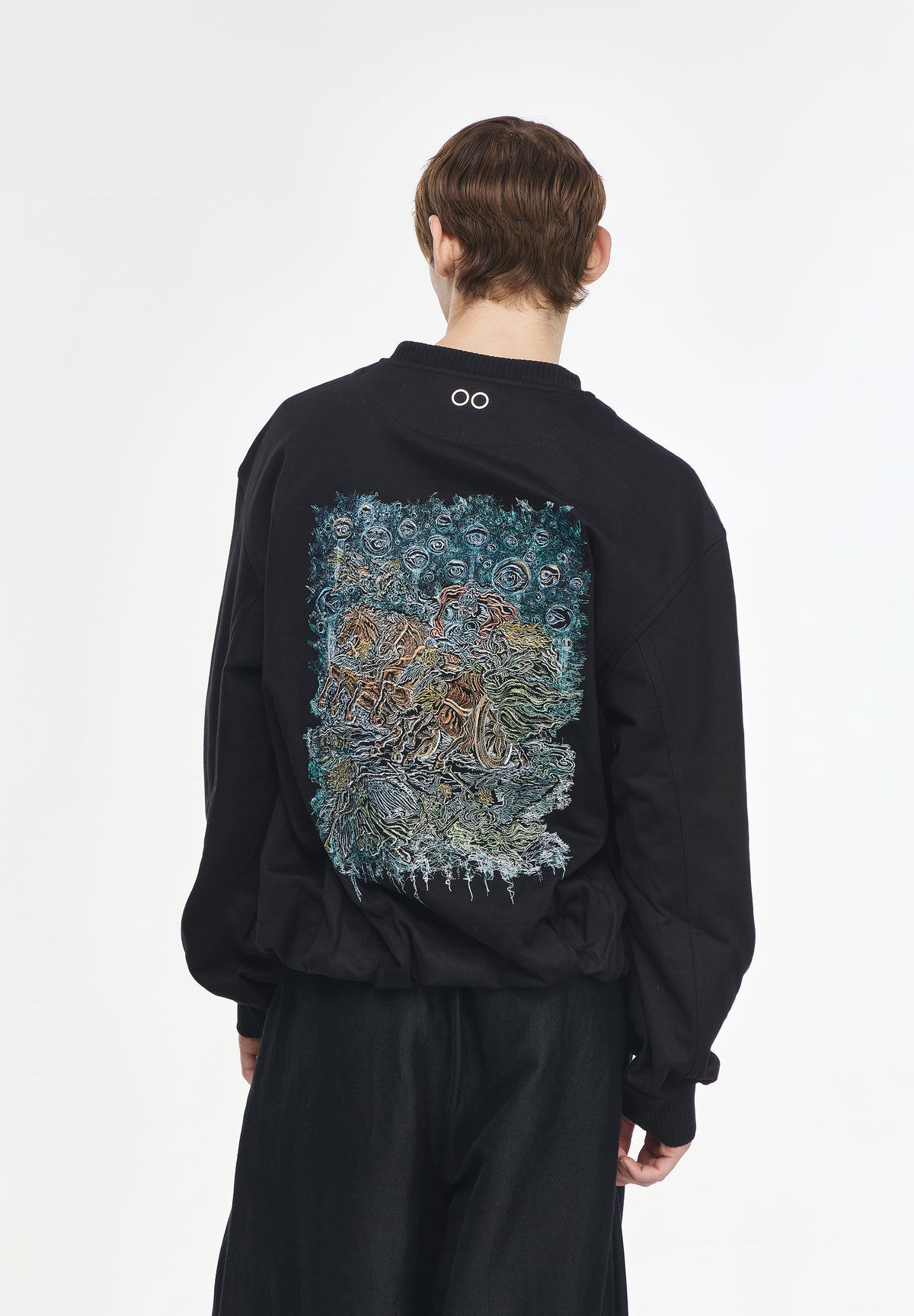 CHARIOT EMBROIDERED SWEATSHIRT