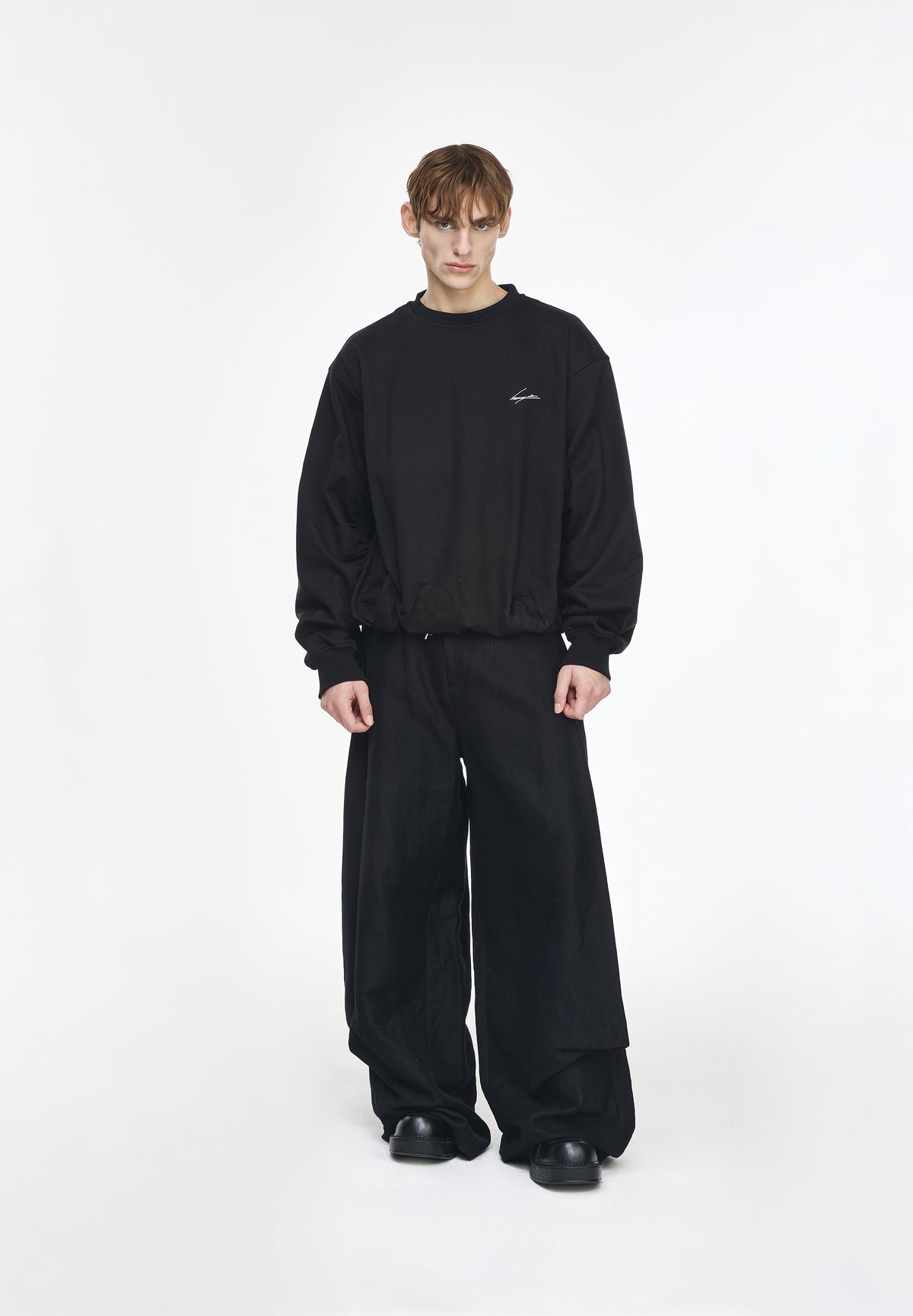 CHARIOT EMBROIDERED SWEATSHIRT