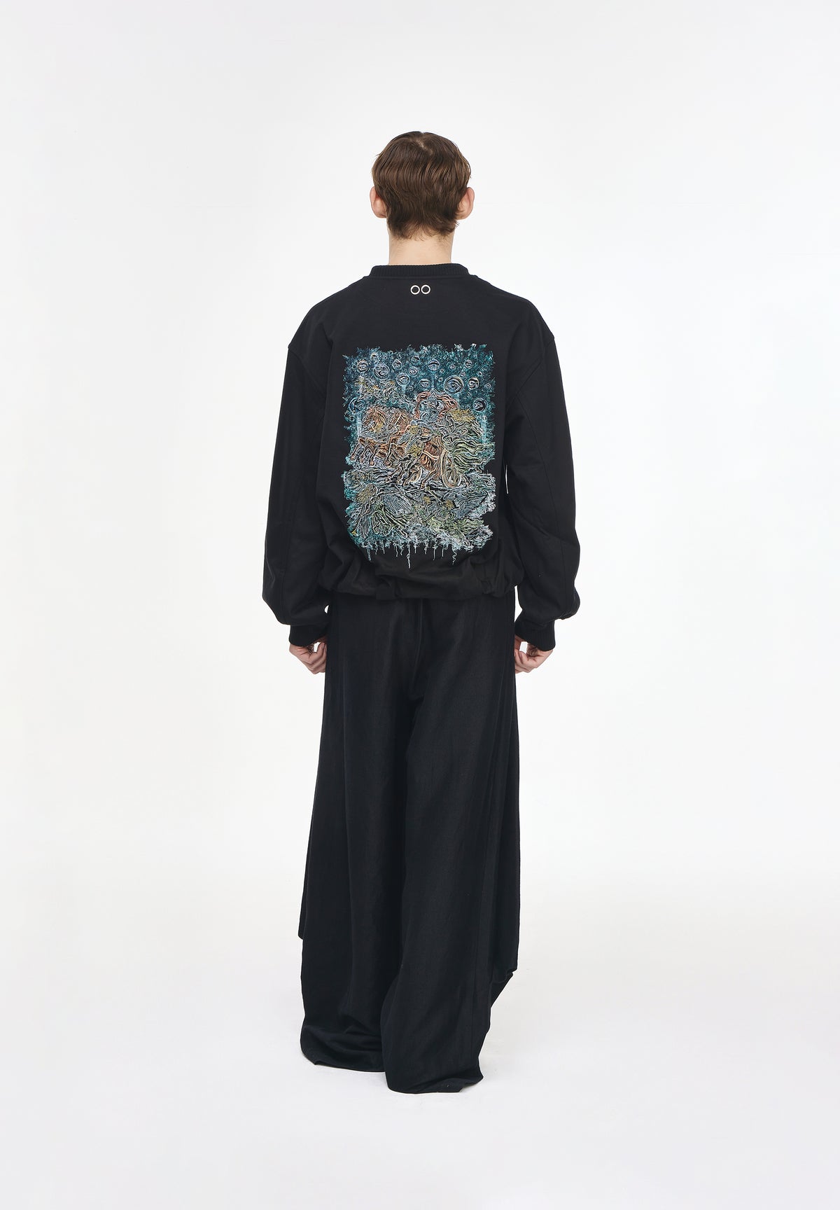 CHARIOT EMBROIDERED SWEATSHIRT