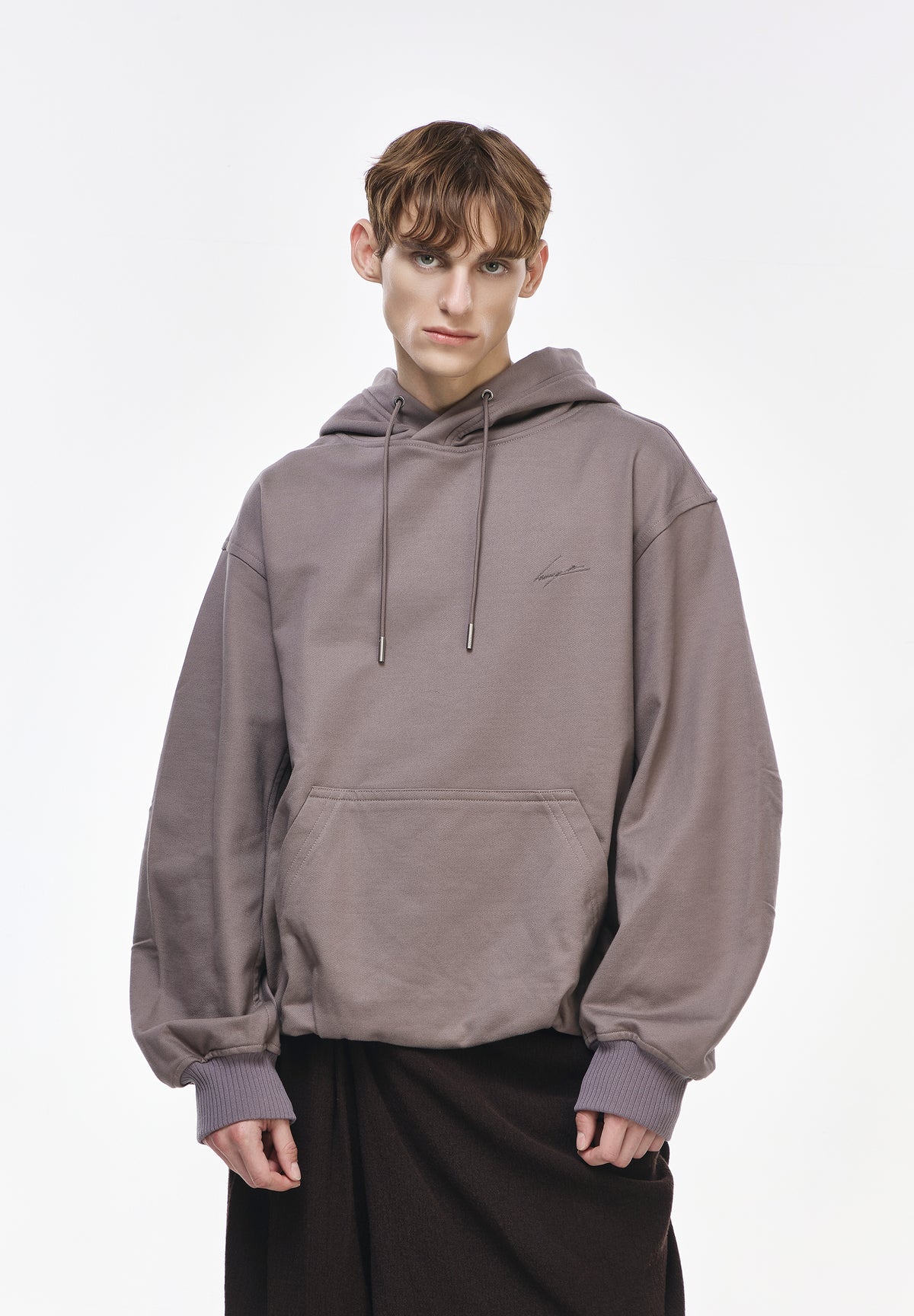 CHARIOT EMBROIDERED HOOD