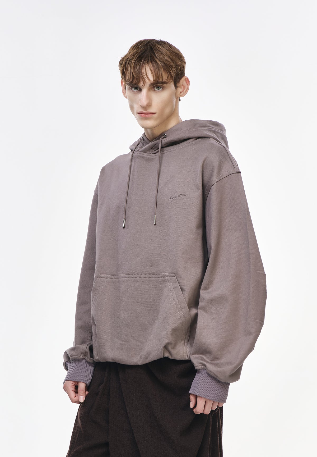 CHARIOT EMBROIDERED HOOD