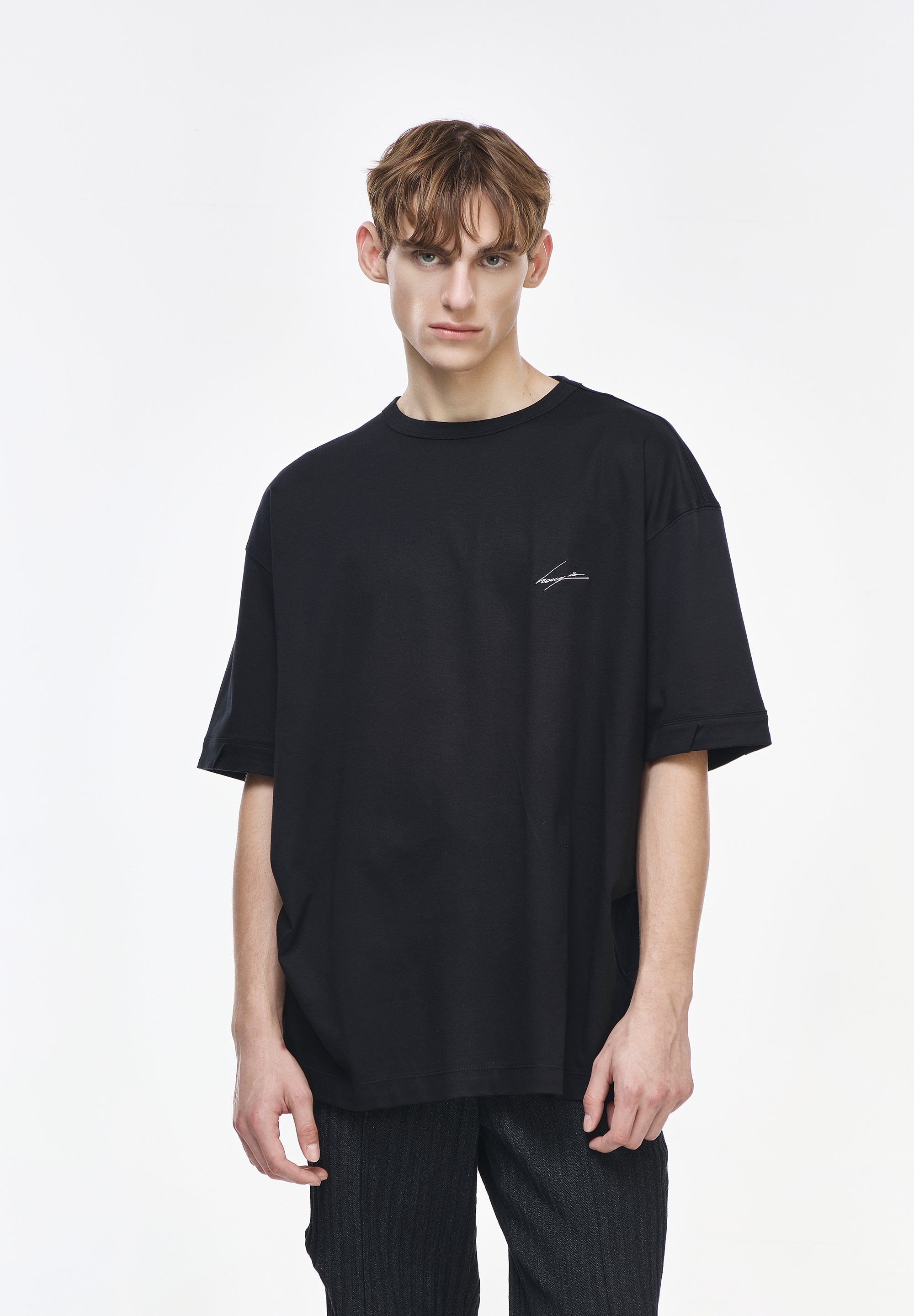 CHARIOT EMBROIDERED T SHIRT