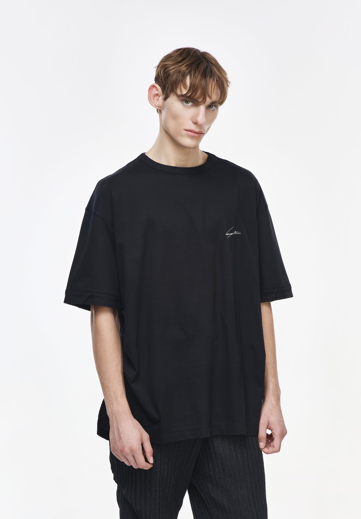CHARIOT EMBROIDERED T SHIRT