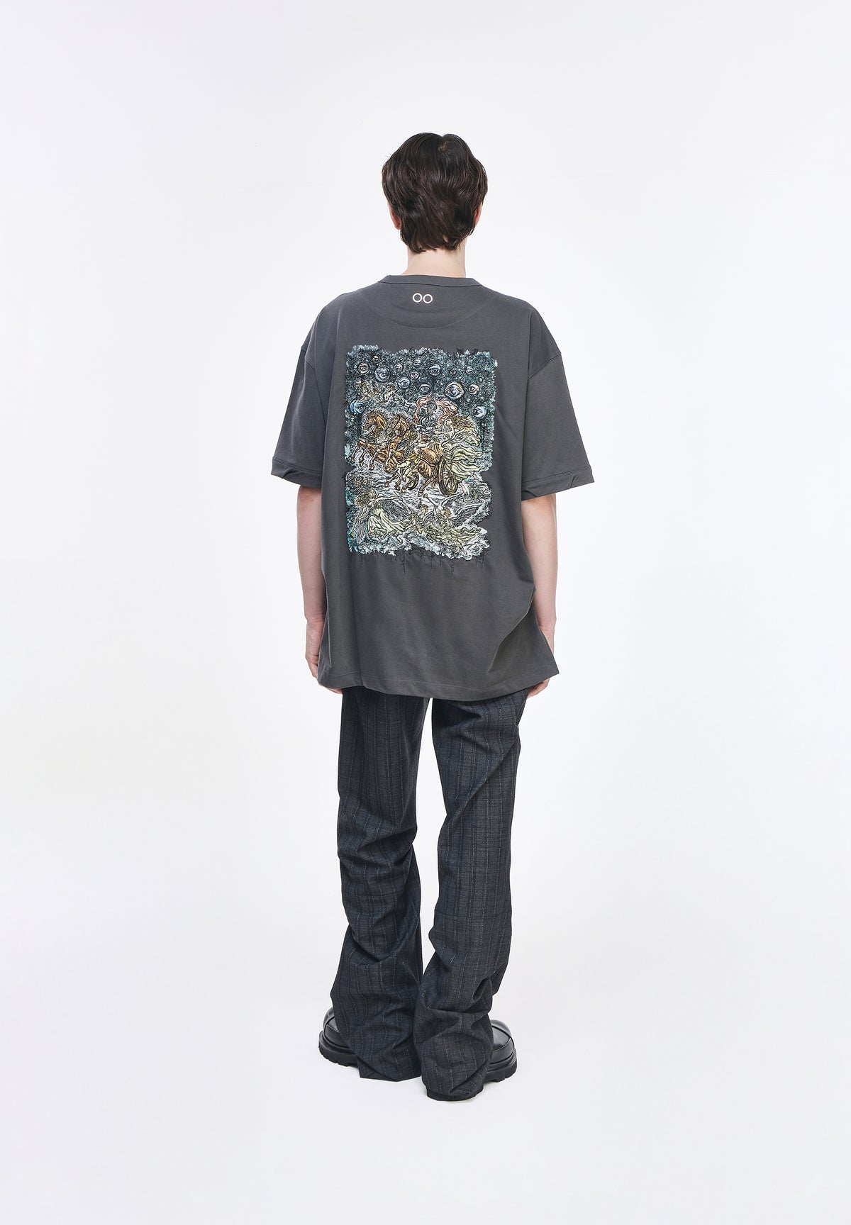 CHARIOT EMBROIDERED T SHIRT